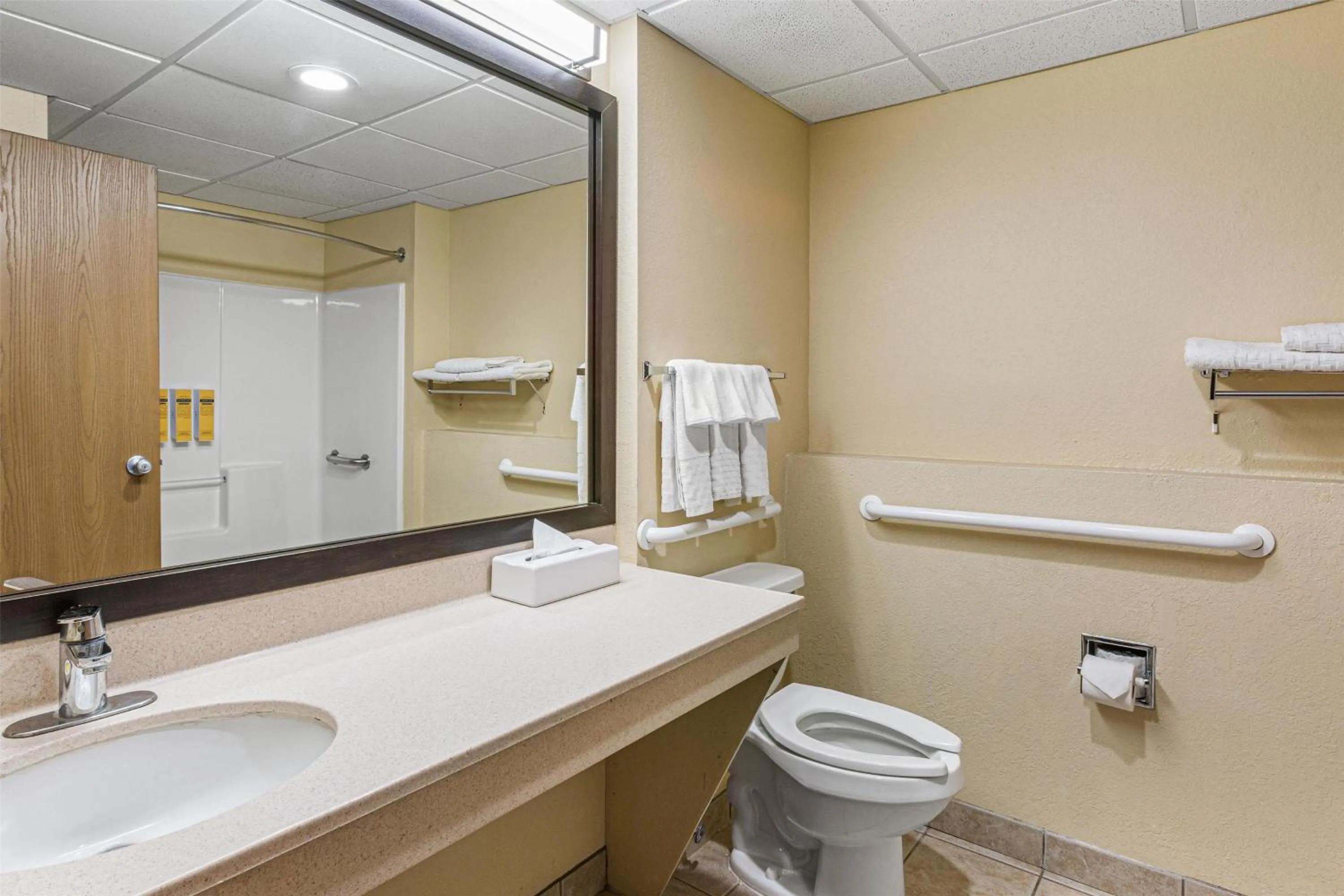 Bathroom in Best Western Plus Ruidoso Inn