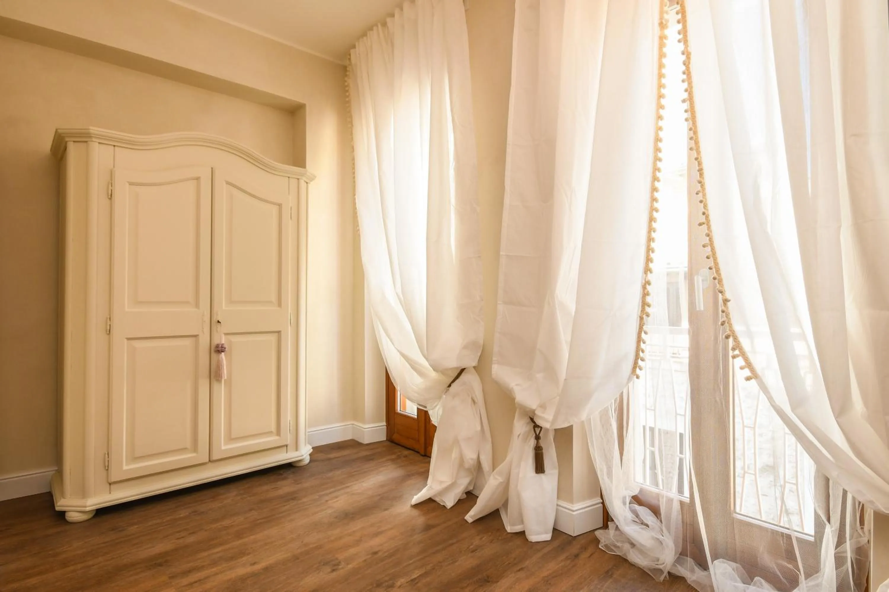 Property building in Luxury Suite Sirmione