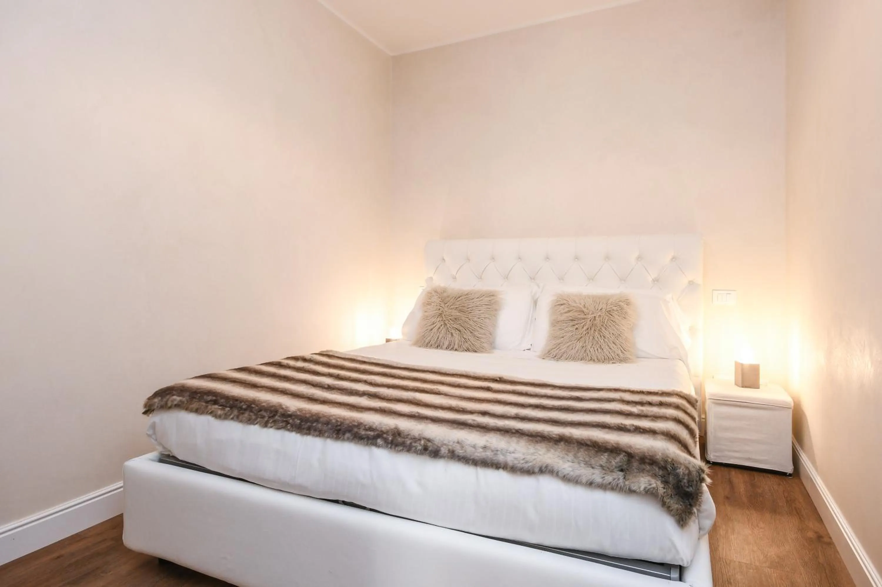 Bed in Luxury Suite Sirmione