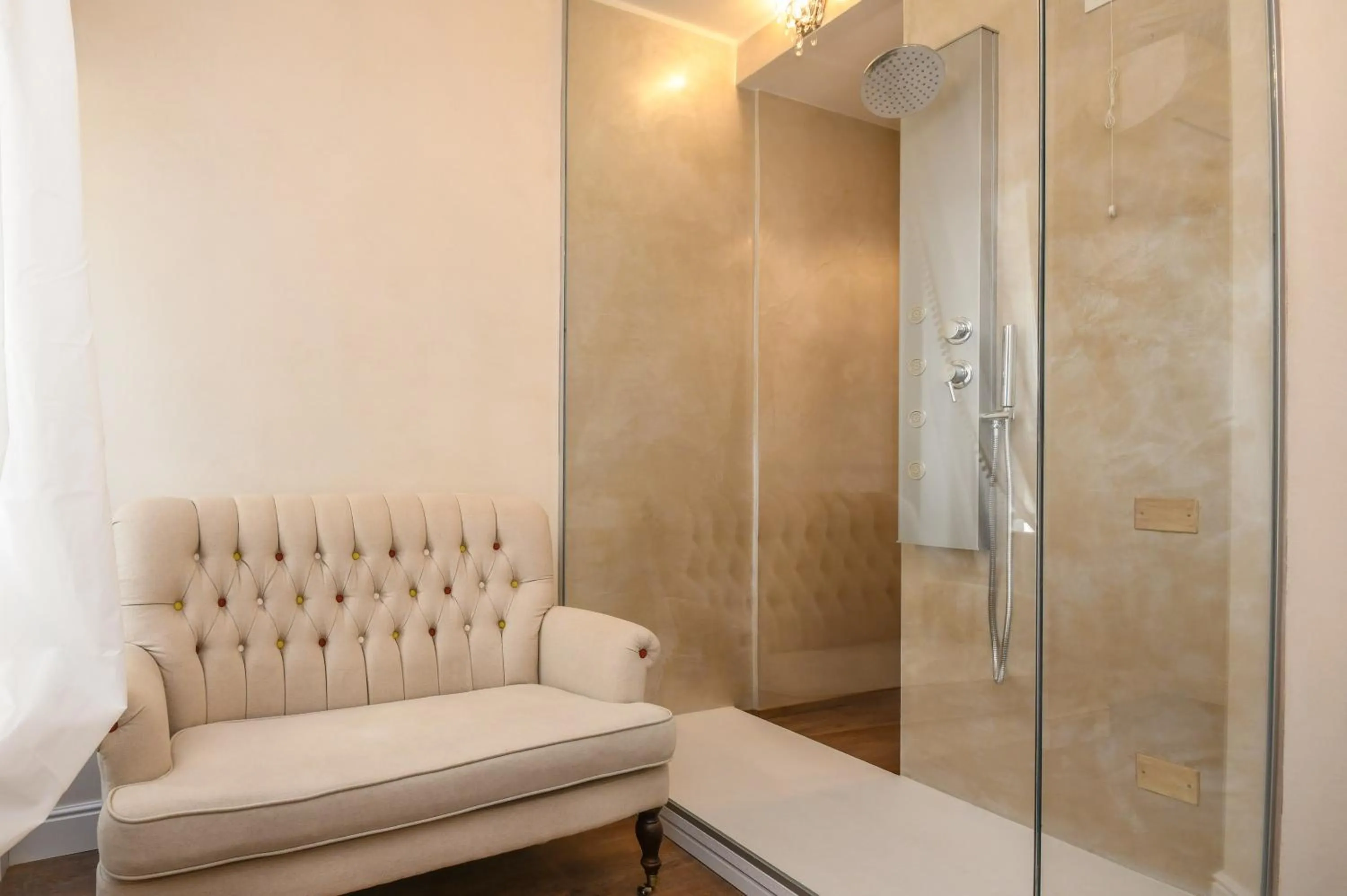 Property building in Luxury Suite Sirmione