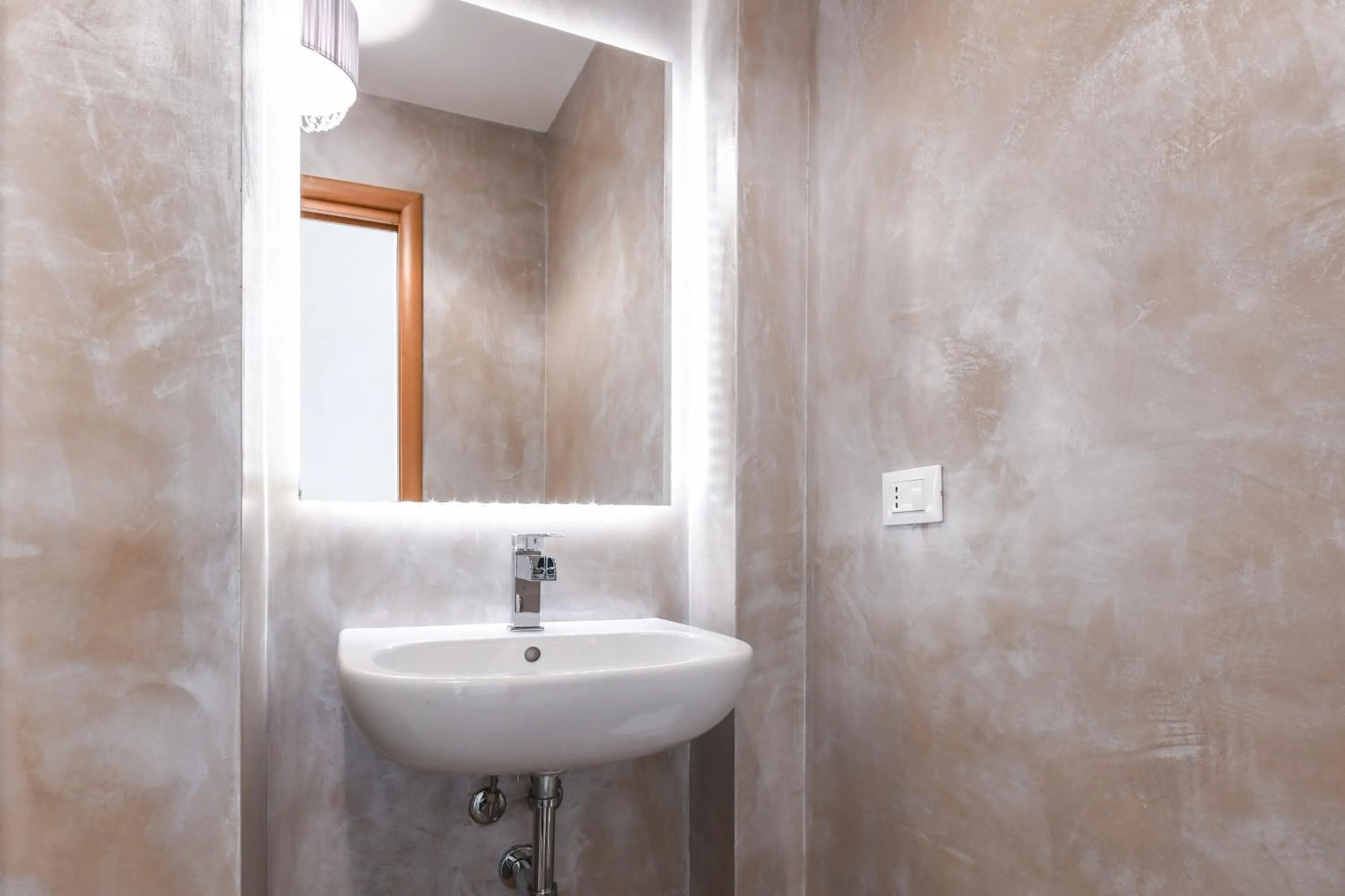 Property building in Luxury Suite Sirmione