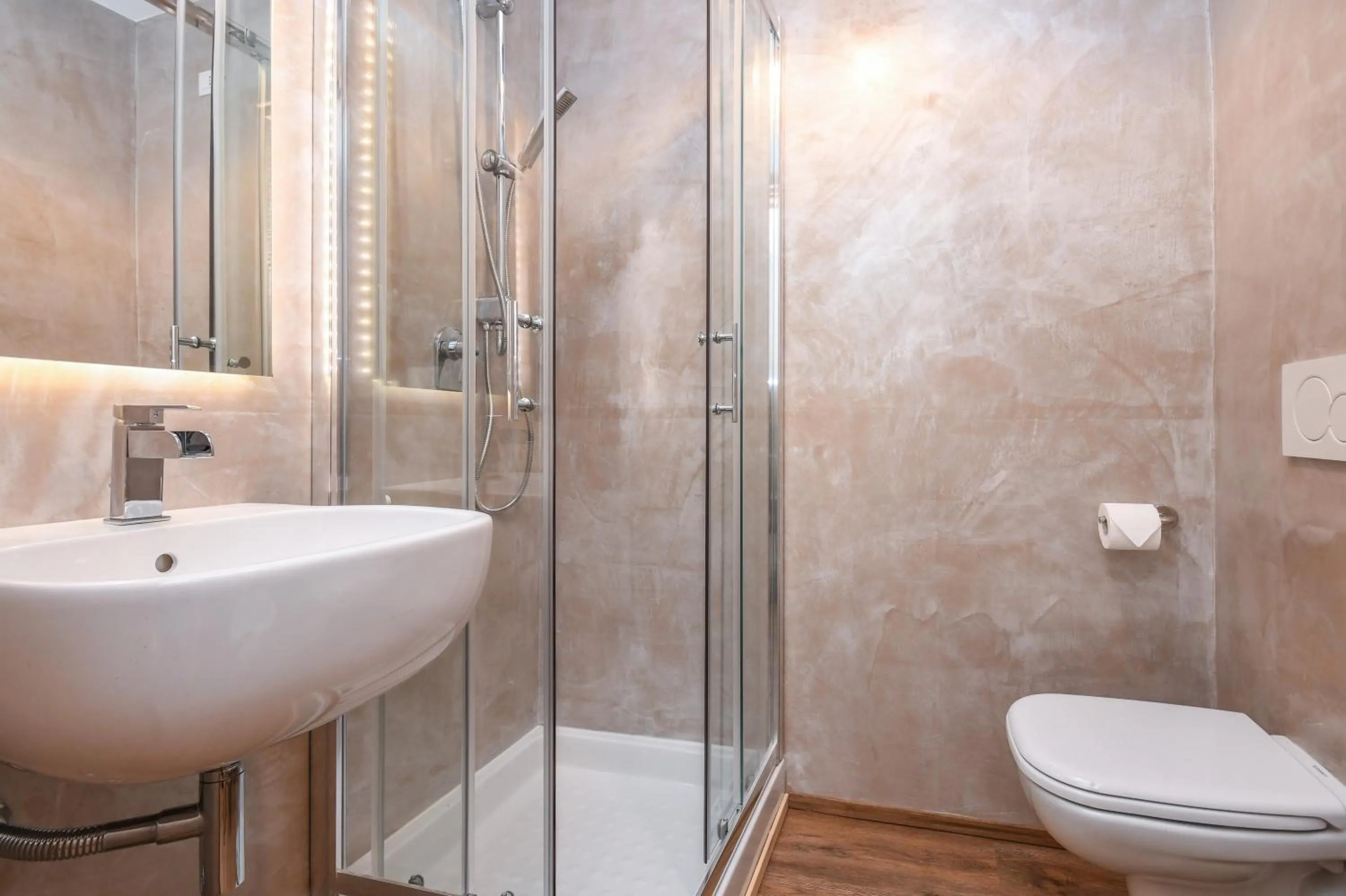 Property building in Luxury Suite Sirmione