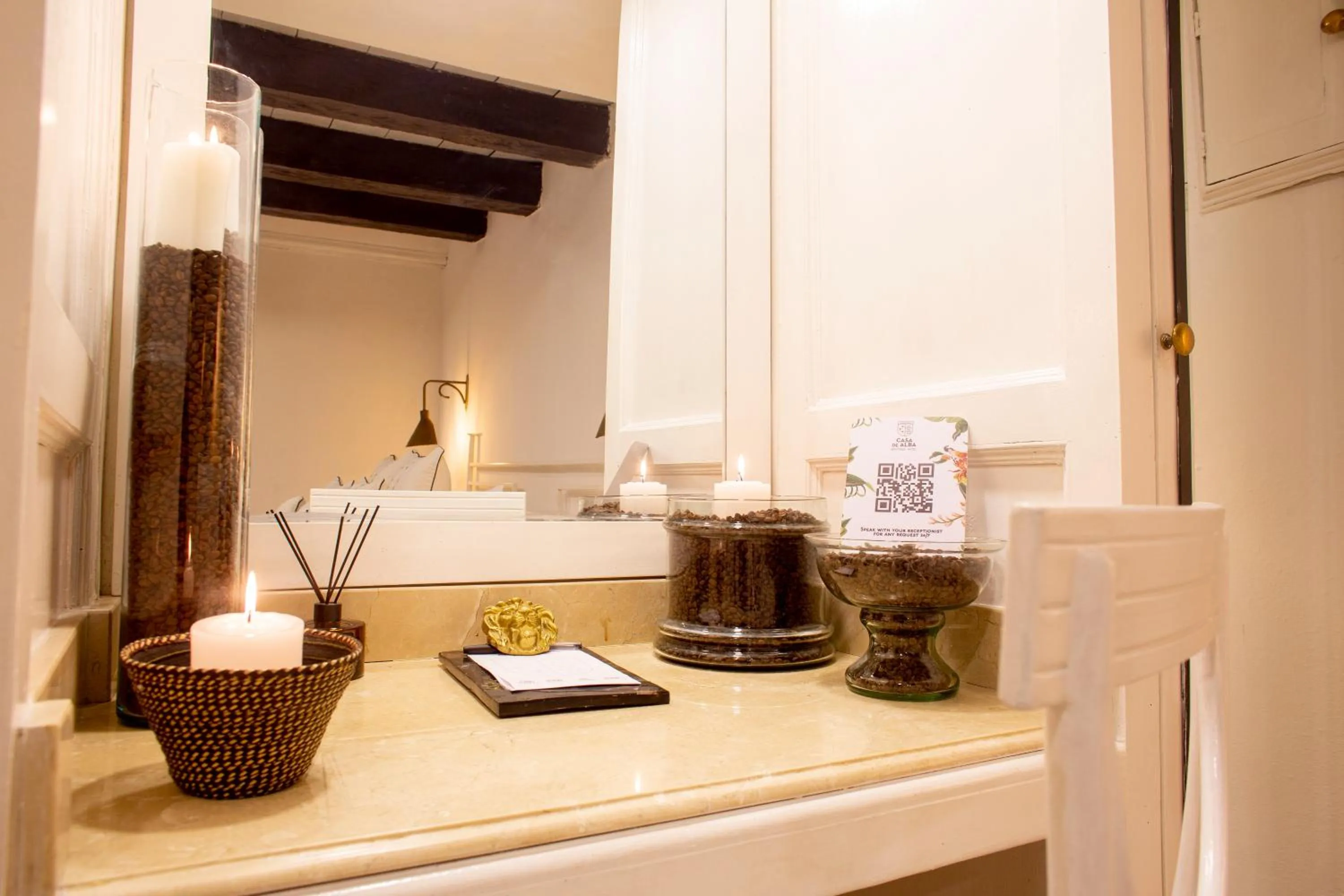 furniture in Leones de Alba Hotel Boutique