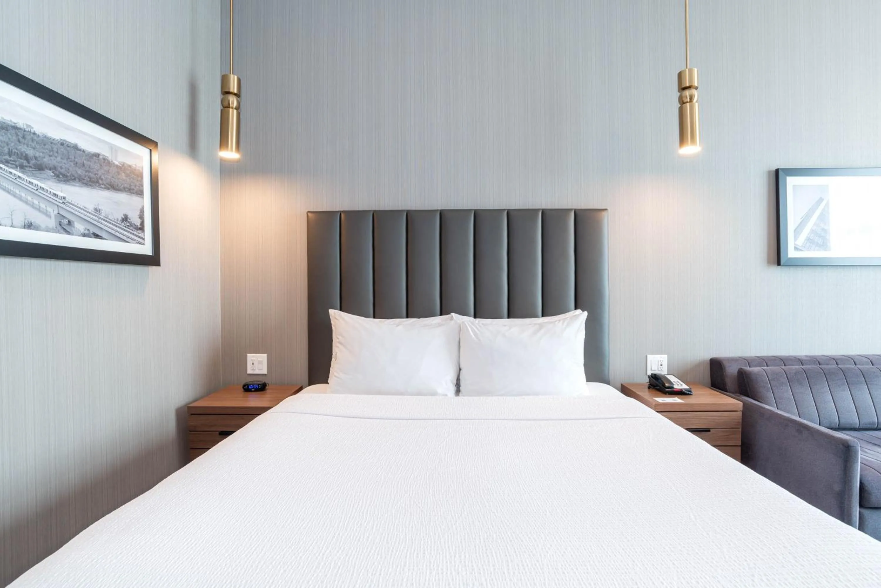 Photo of the whole room, Bed in Sandman Signature Sherwood Park Hotel