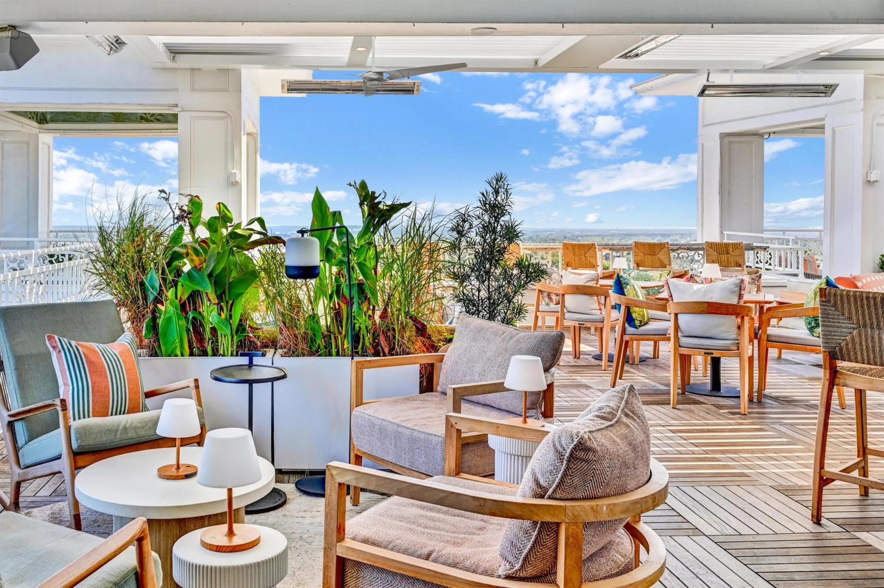 Dining area in The Partridge Inn Augusta, Curio Collection by Hilton
