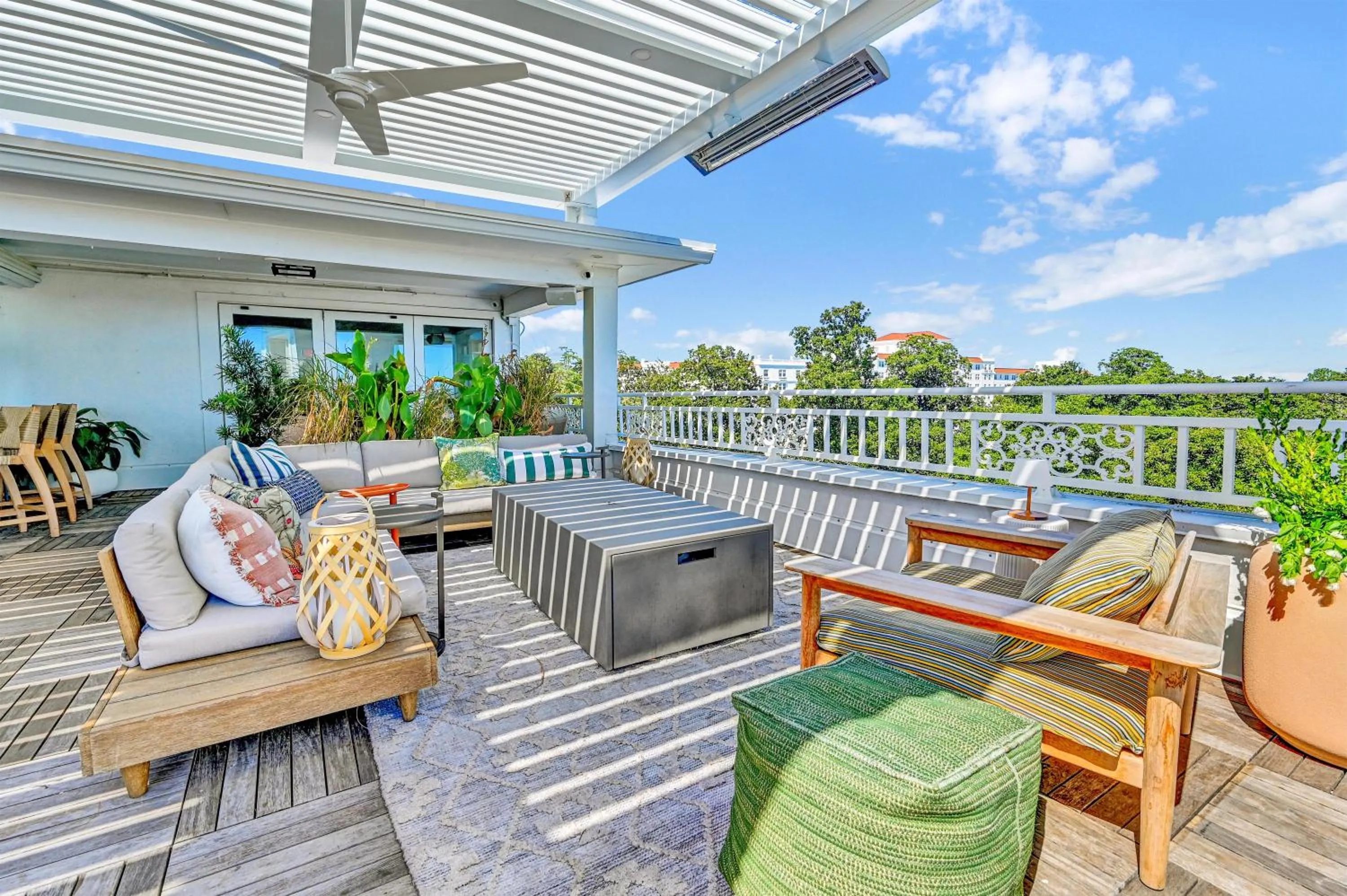 Dining area in The Partridge Inn Augusta, Curio Collection by Hilton
