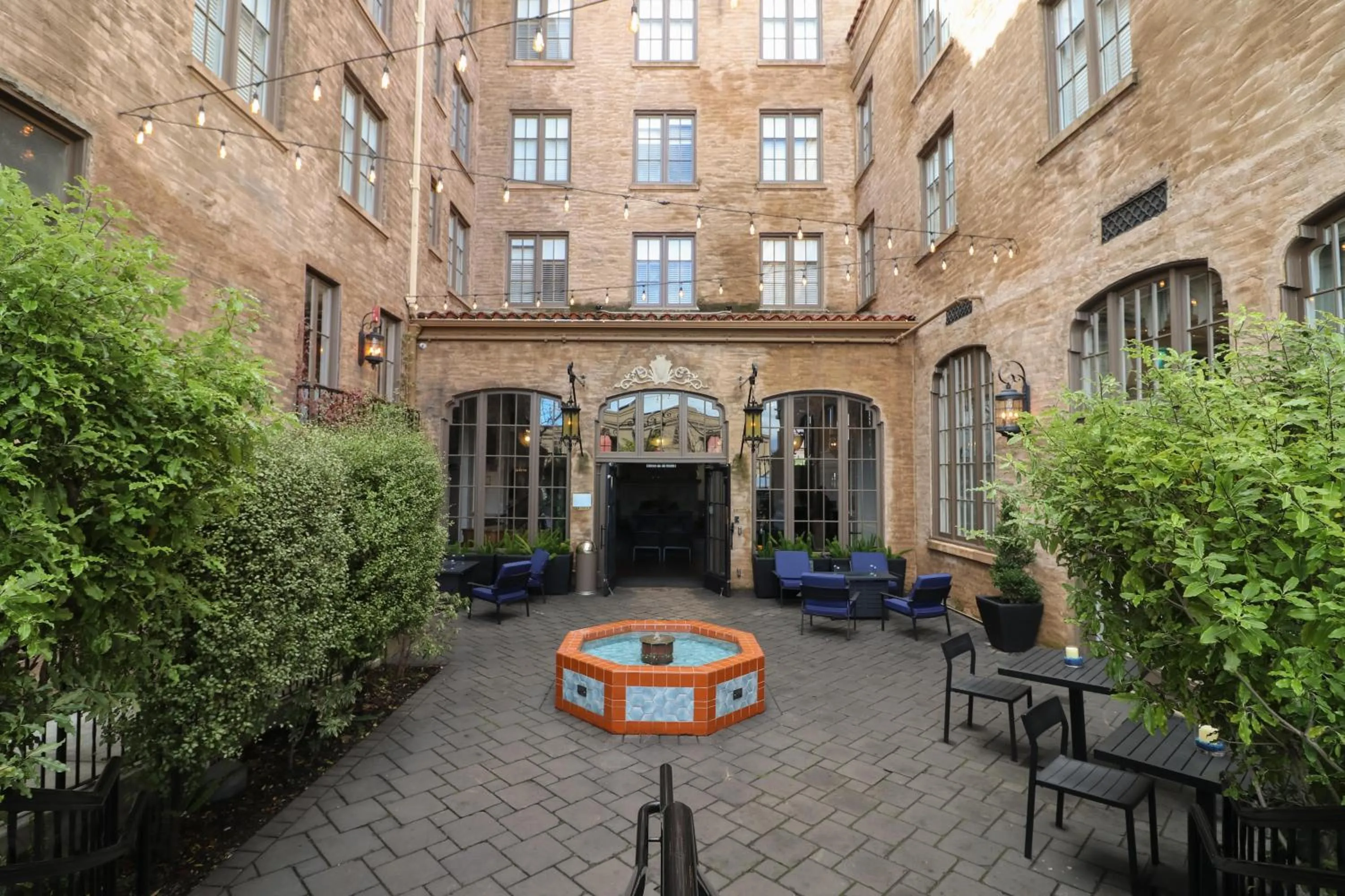Inner courtyard view in Hotel Petaluma, Tapestry Collection by Hilton