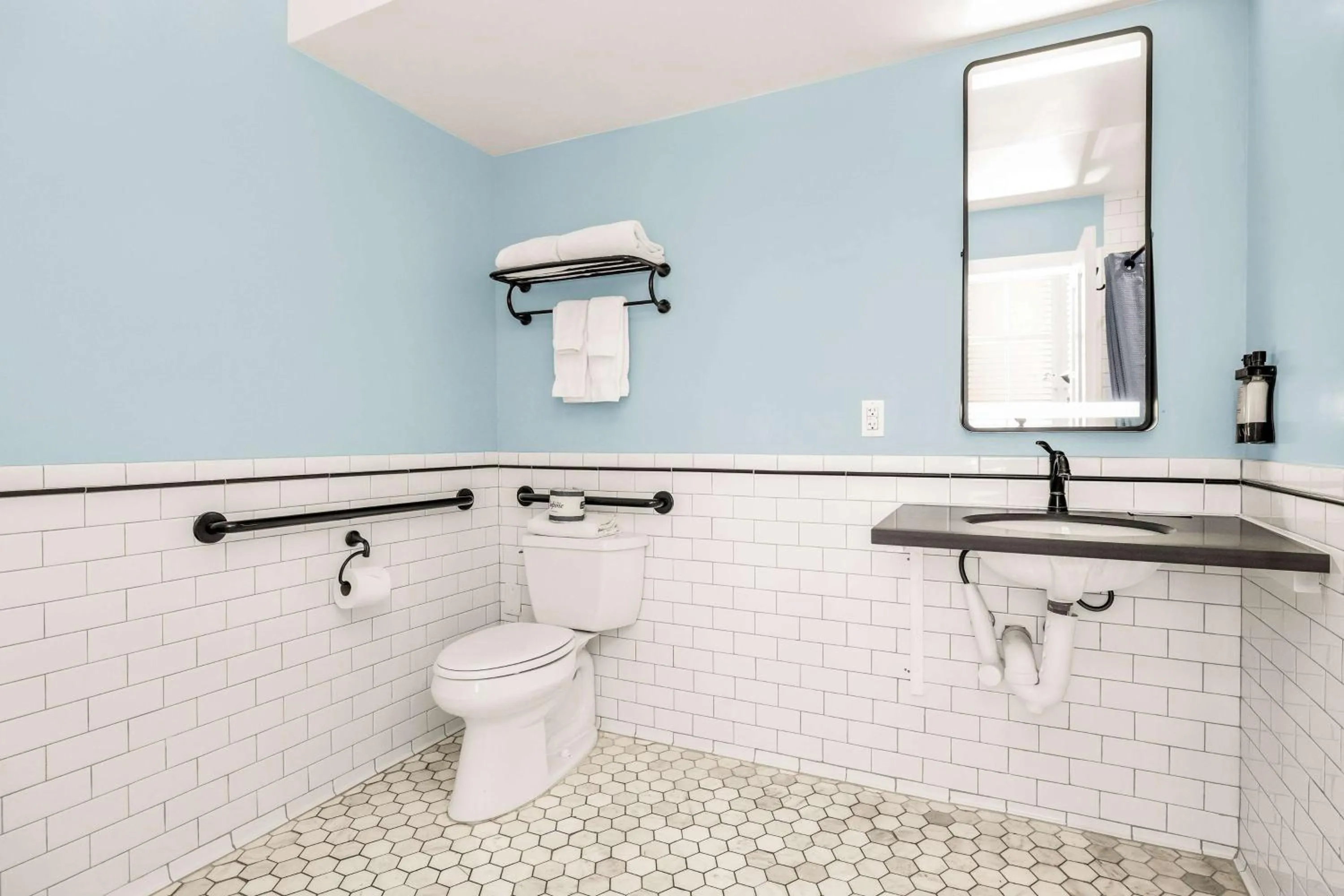 Bathroom in Hotel Petaluma, Tapestry Collection by Hilton