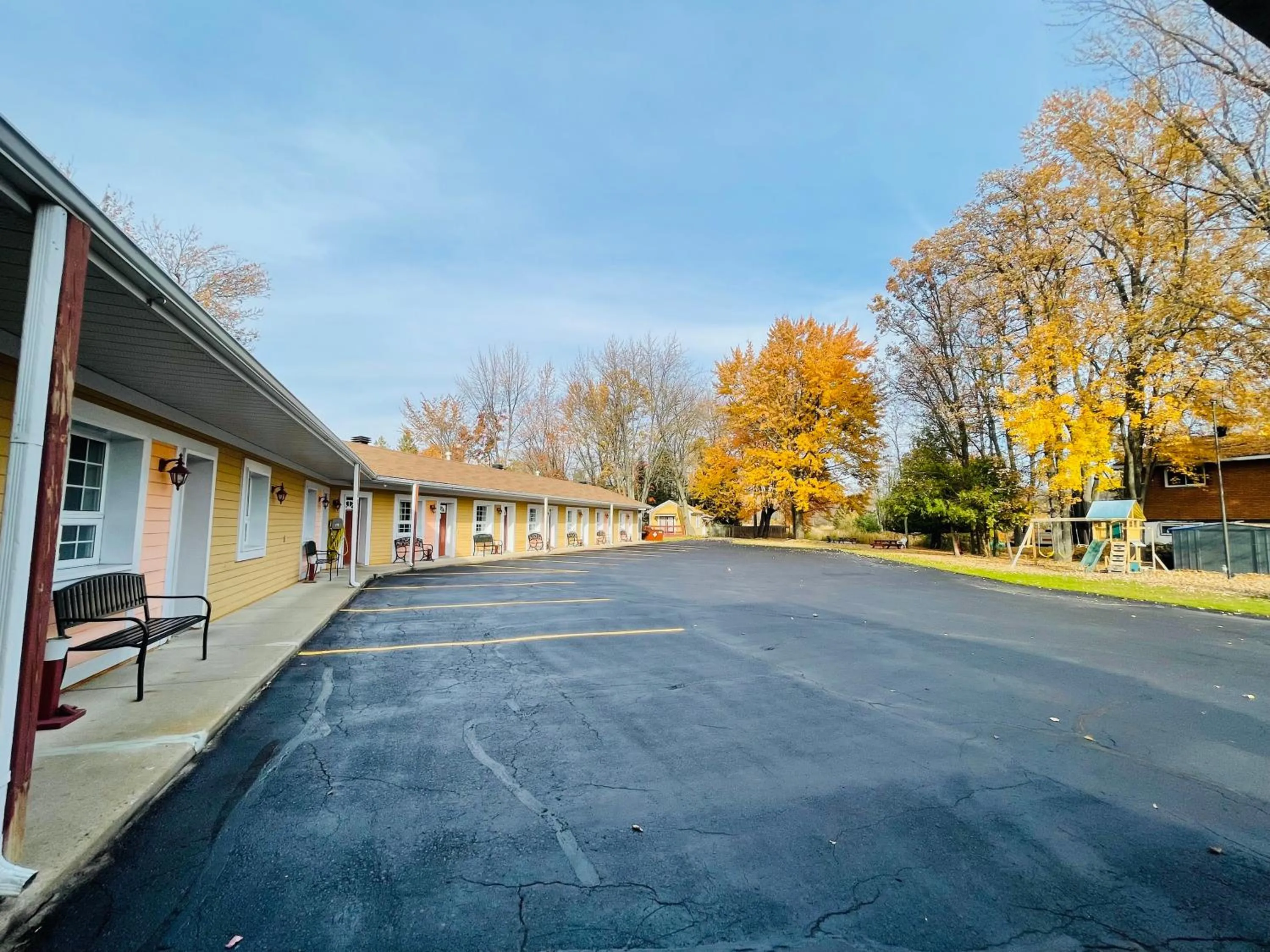 Property building in North Bay Inn