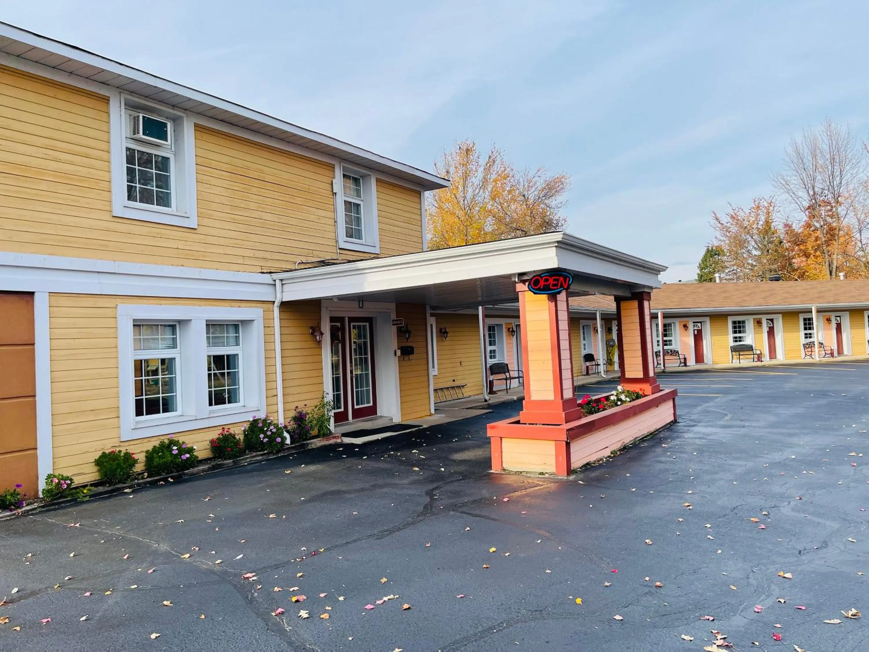 Property building in North Bay Inn