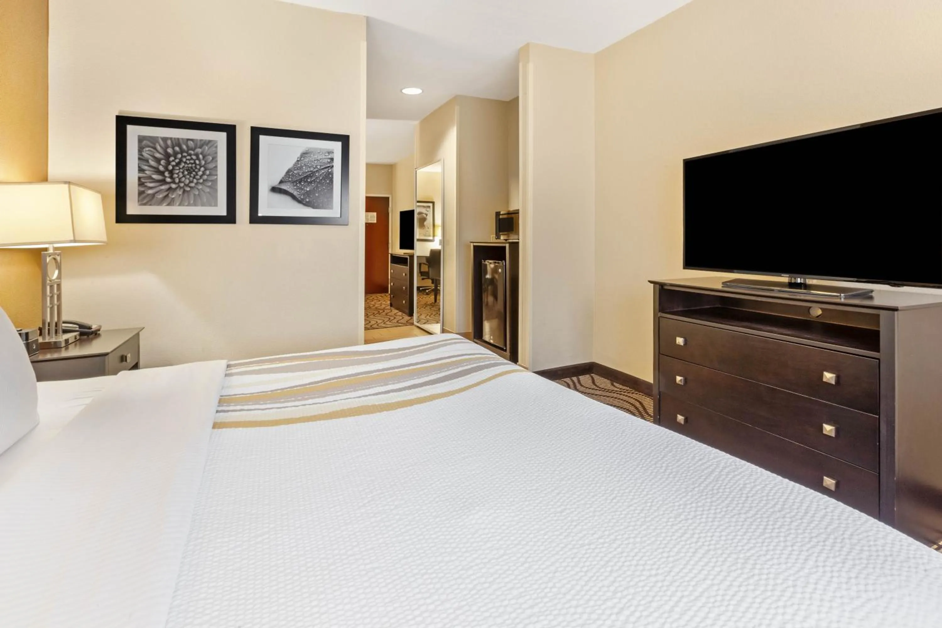 Bed in La Quinta by Wyndham South Bend