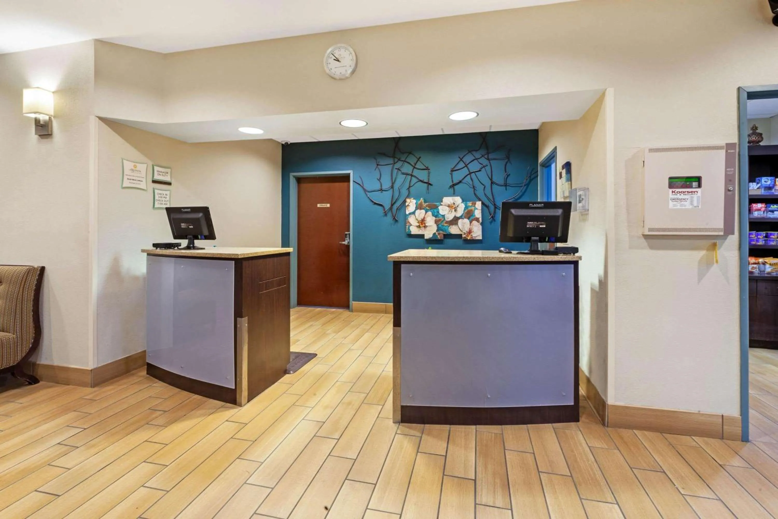Lobby or reception in La Quinta by Wyndham South Bend
