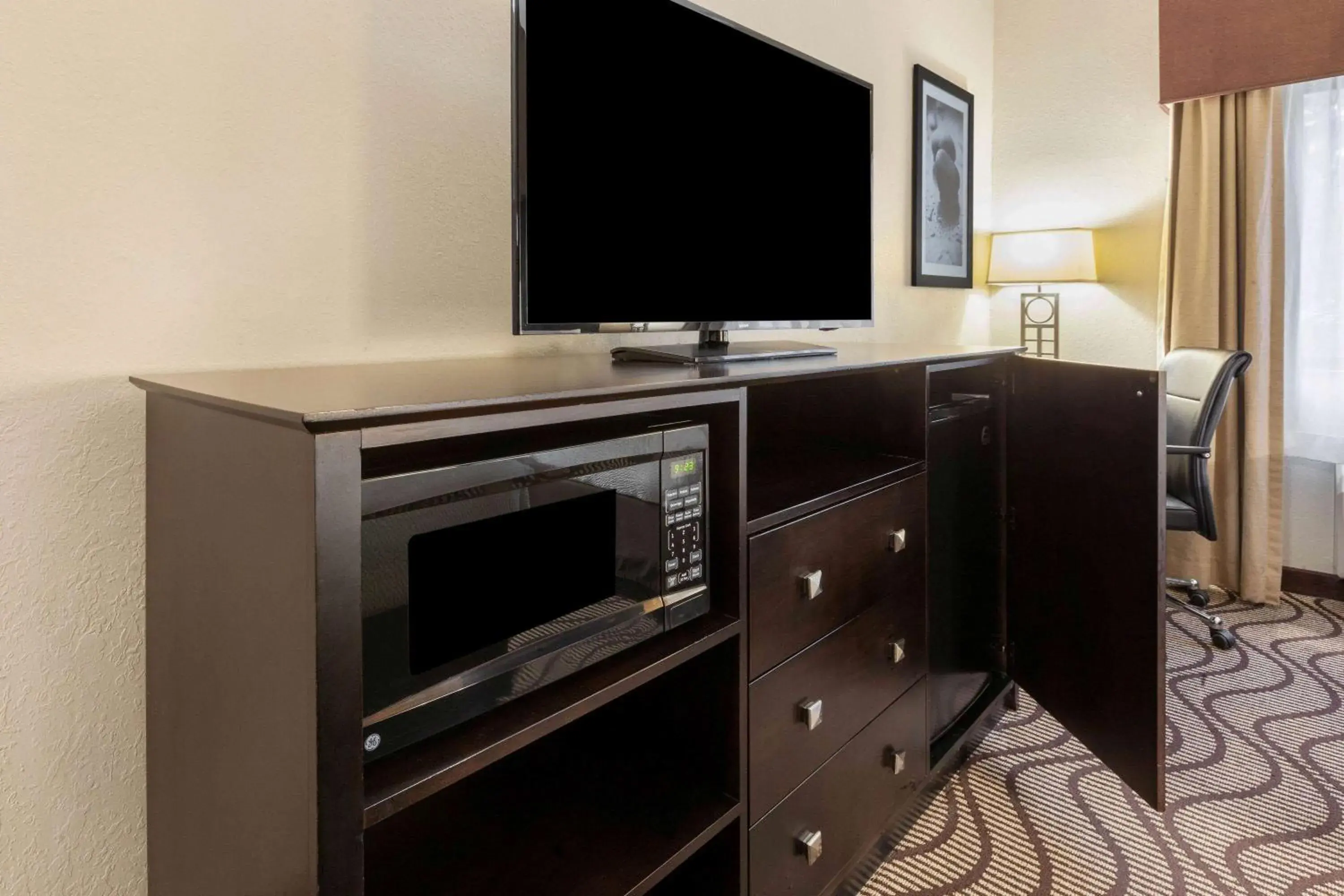 Accessible Queen Room with Two Queen Beds in La Quinta by Wyndham South Bend Accessible Queen Room with Two Queen Beds in La Quinta by Wyndham South Bend