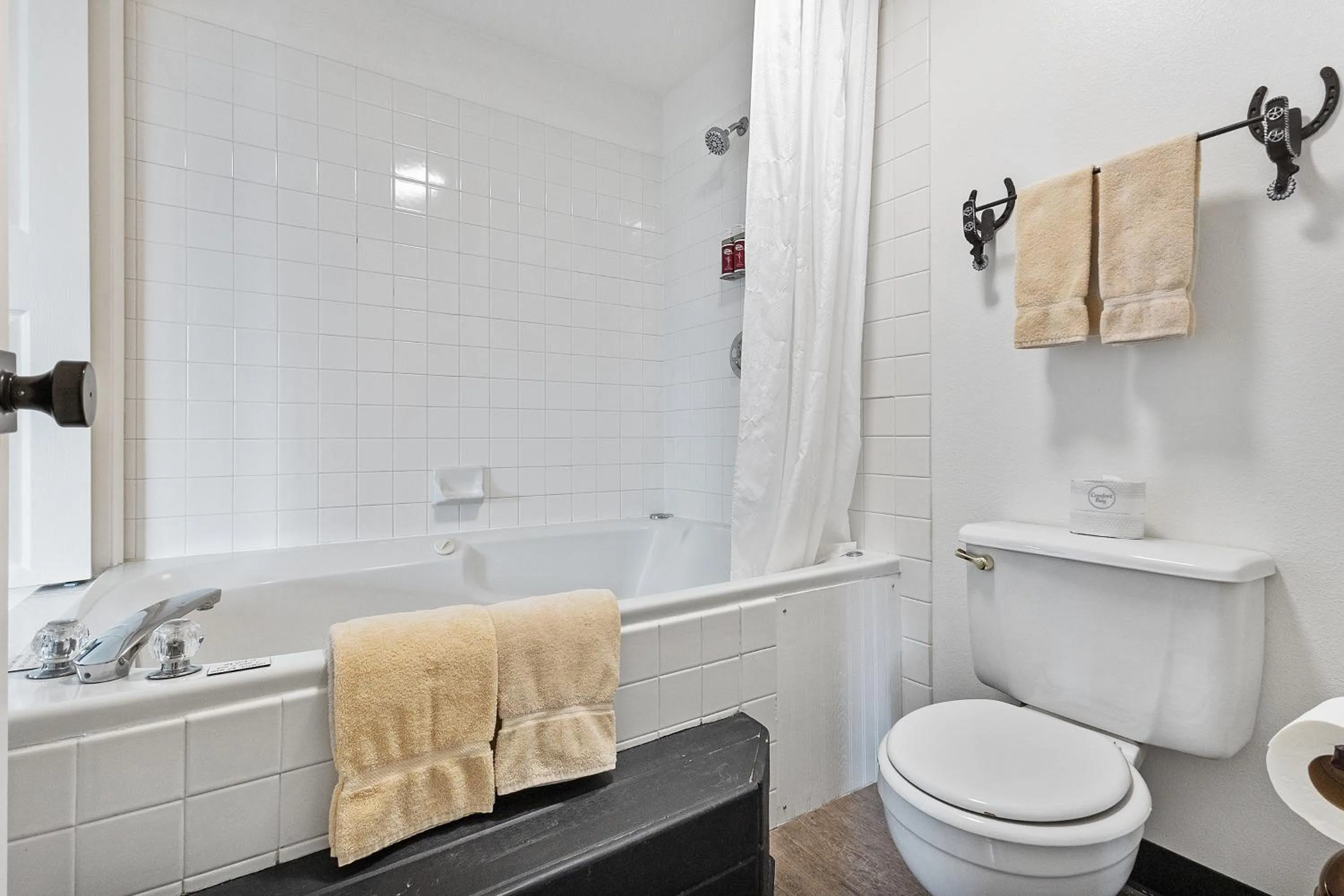 Bathroom in Broken Spur Inn & Steakhouse