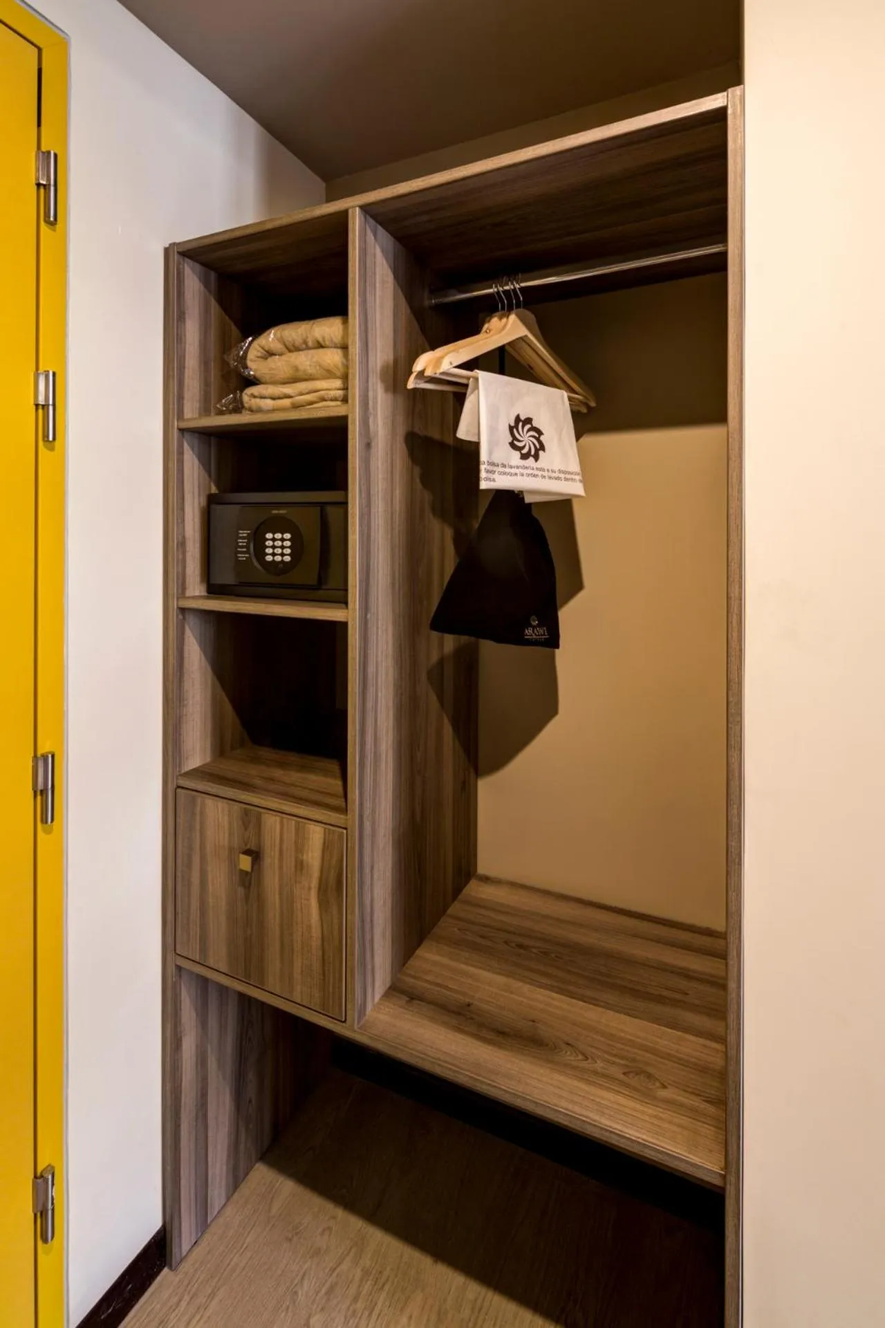 Photo of the whole room in Arawi Miraflores Express