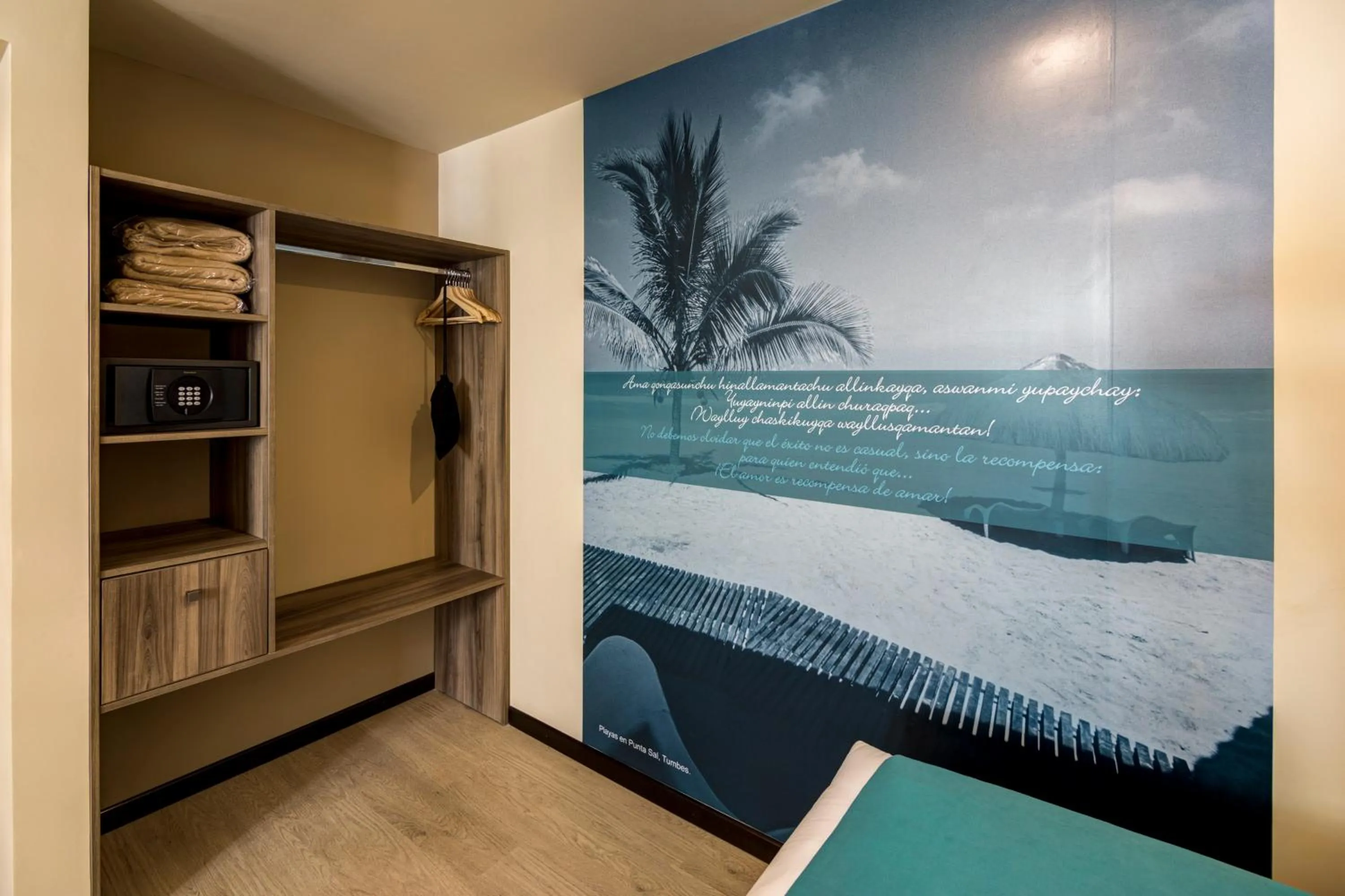 Decorative detail in Arawi Miraflores Express