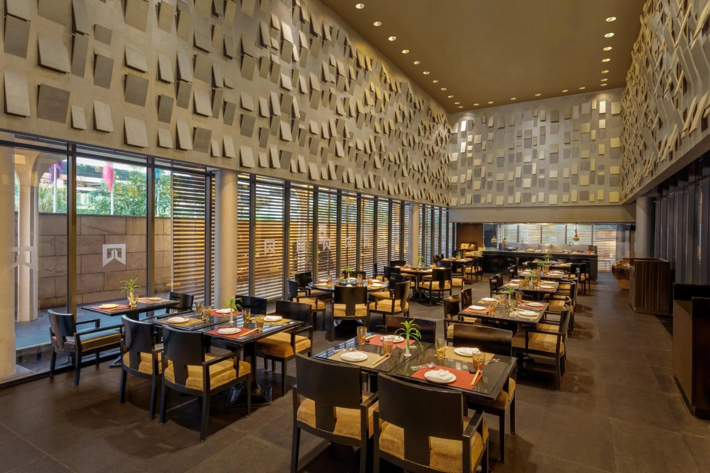 Restaurant/places to eat in ITC Sonar, a Luxury Collection Hotel, Kolkata