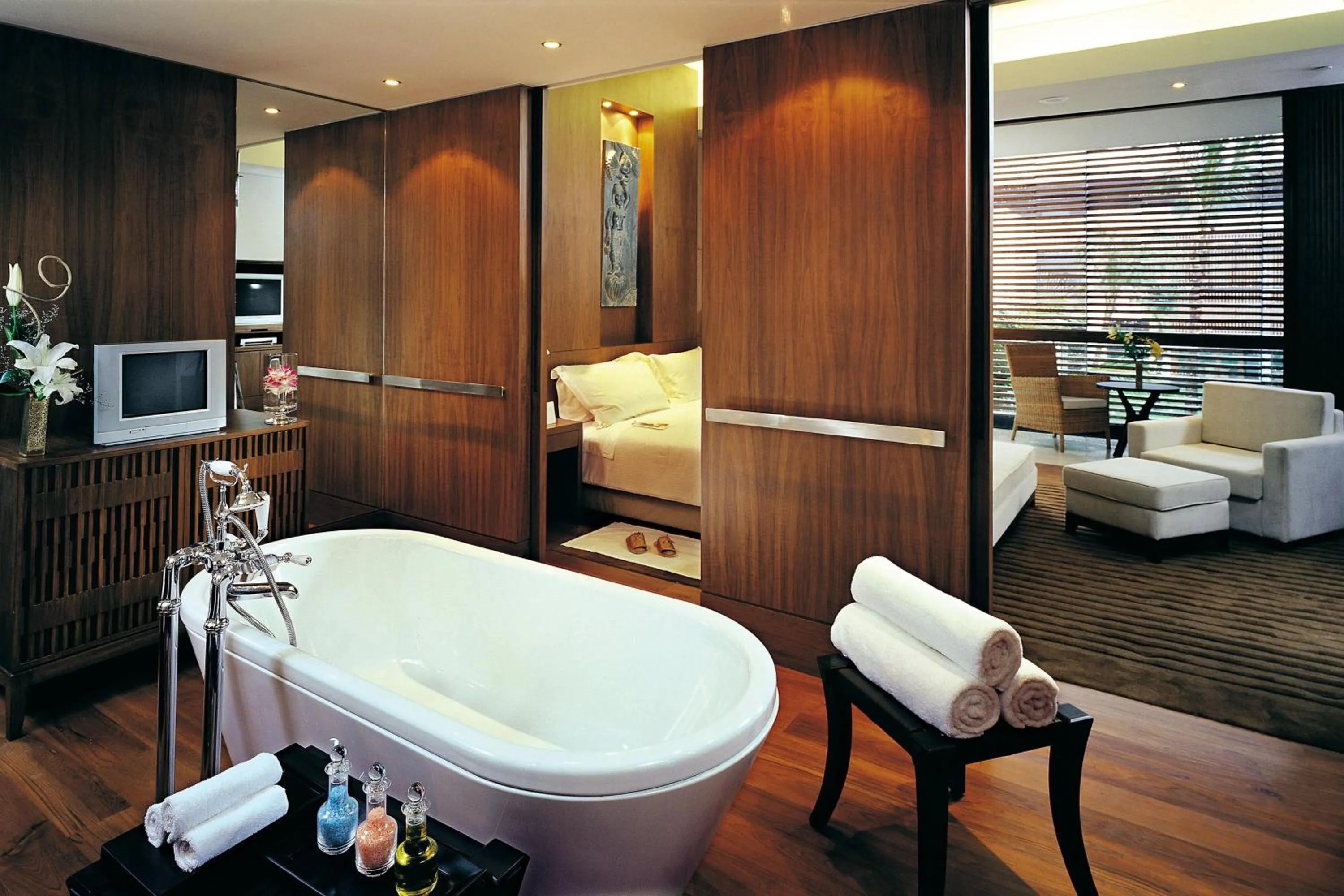 Bathroom, Bed in ITC Sonar, a Luxury Collection Hotel, Kolkata