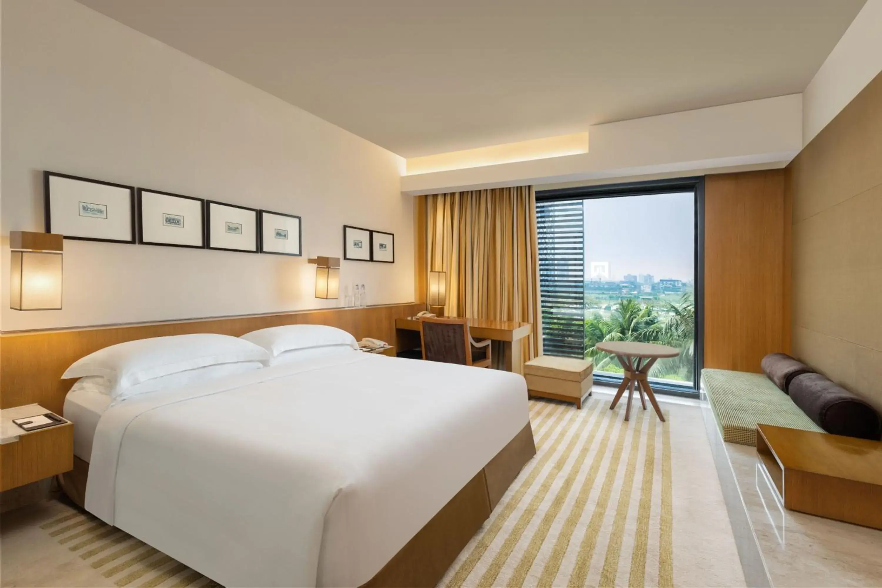 Executive club, Guest room, 1 Queen - single occupancy in ITC Sonar, a Luxury Collection Hotel, Kolkata Executive club, Guest room, 1 Queen - single occupancy in ITC Sonar, a Luxury Collection Hotel, Kolkata