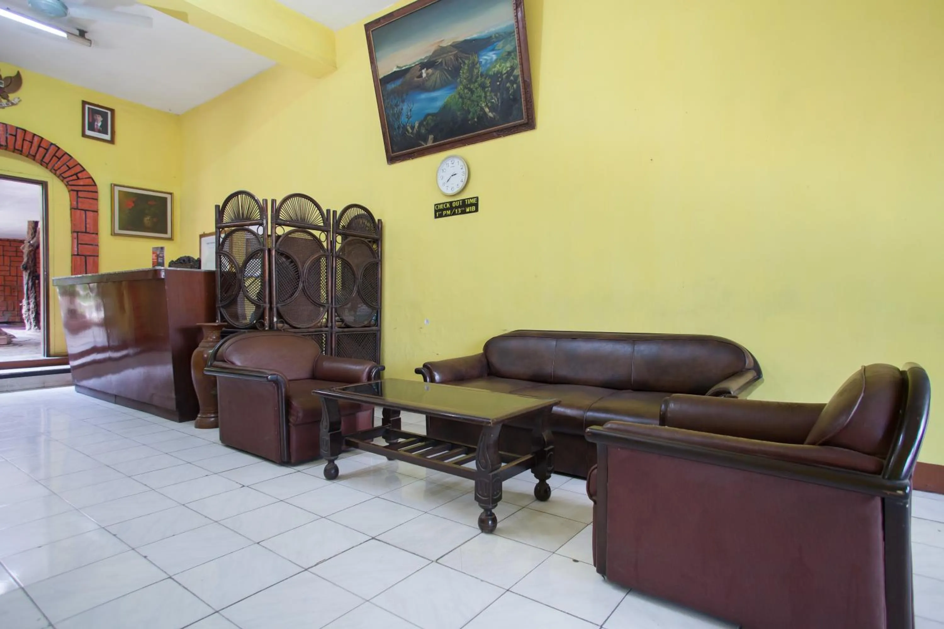 Lobby or reception in RedDoorz @ Panglima Sudirman Probolinggo