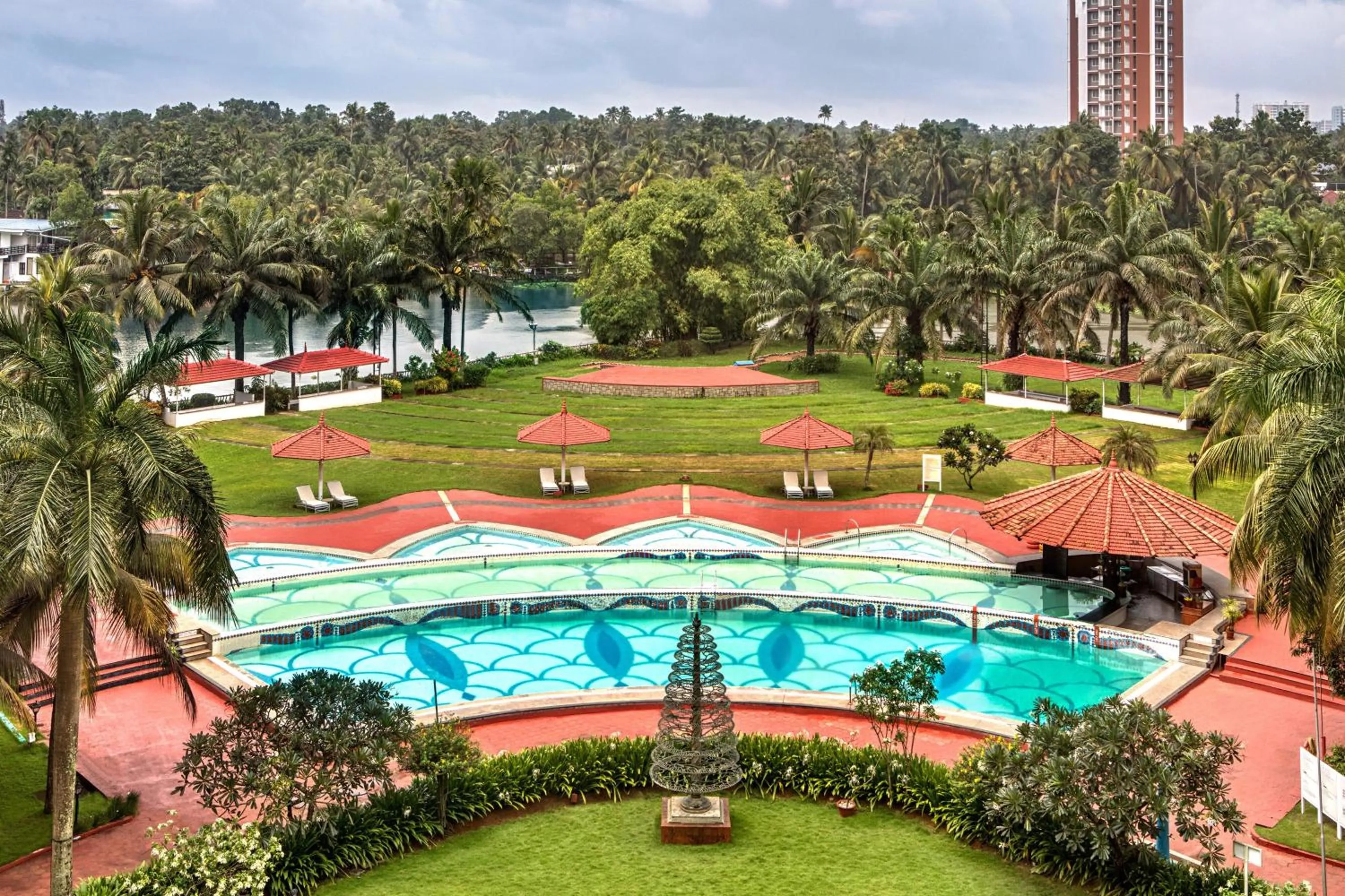 Swimming pool in Le Meridien Kochi