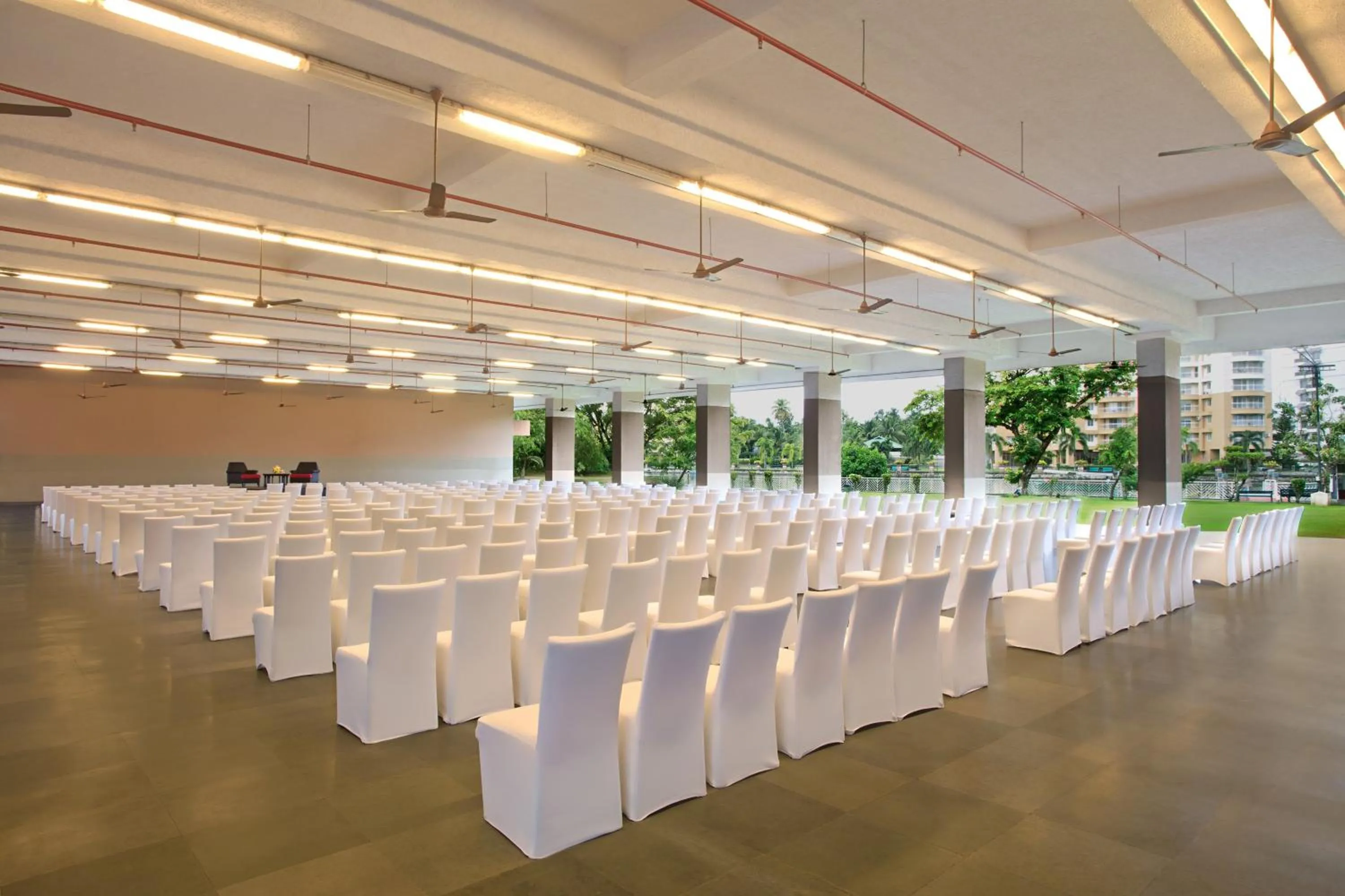 Meeting/conference room in Le Meridien Kochi