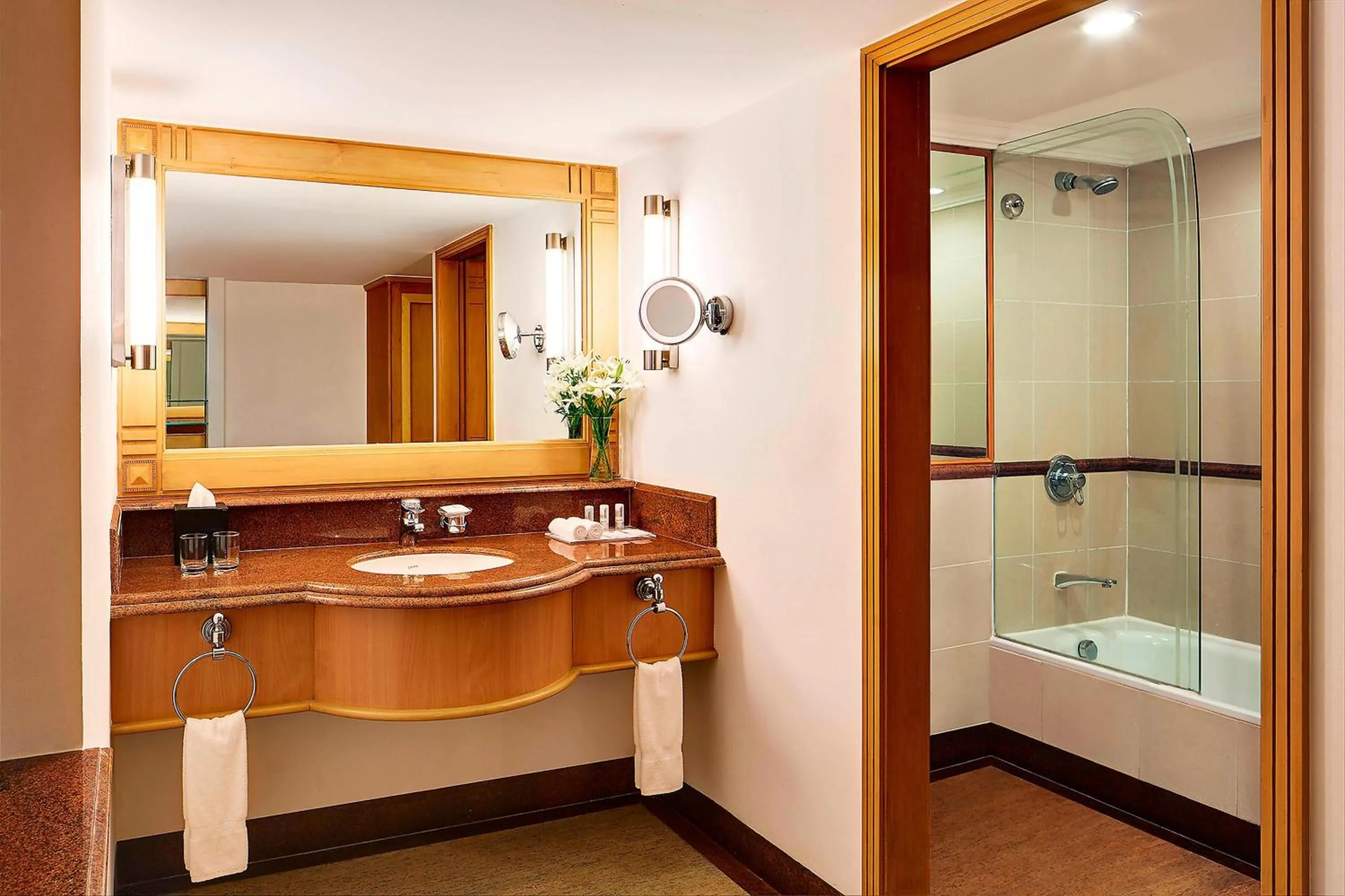 Bathroom in Le Meridien Kochi