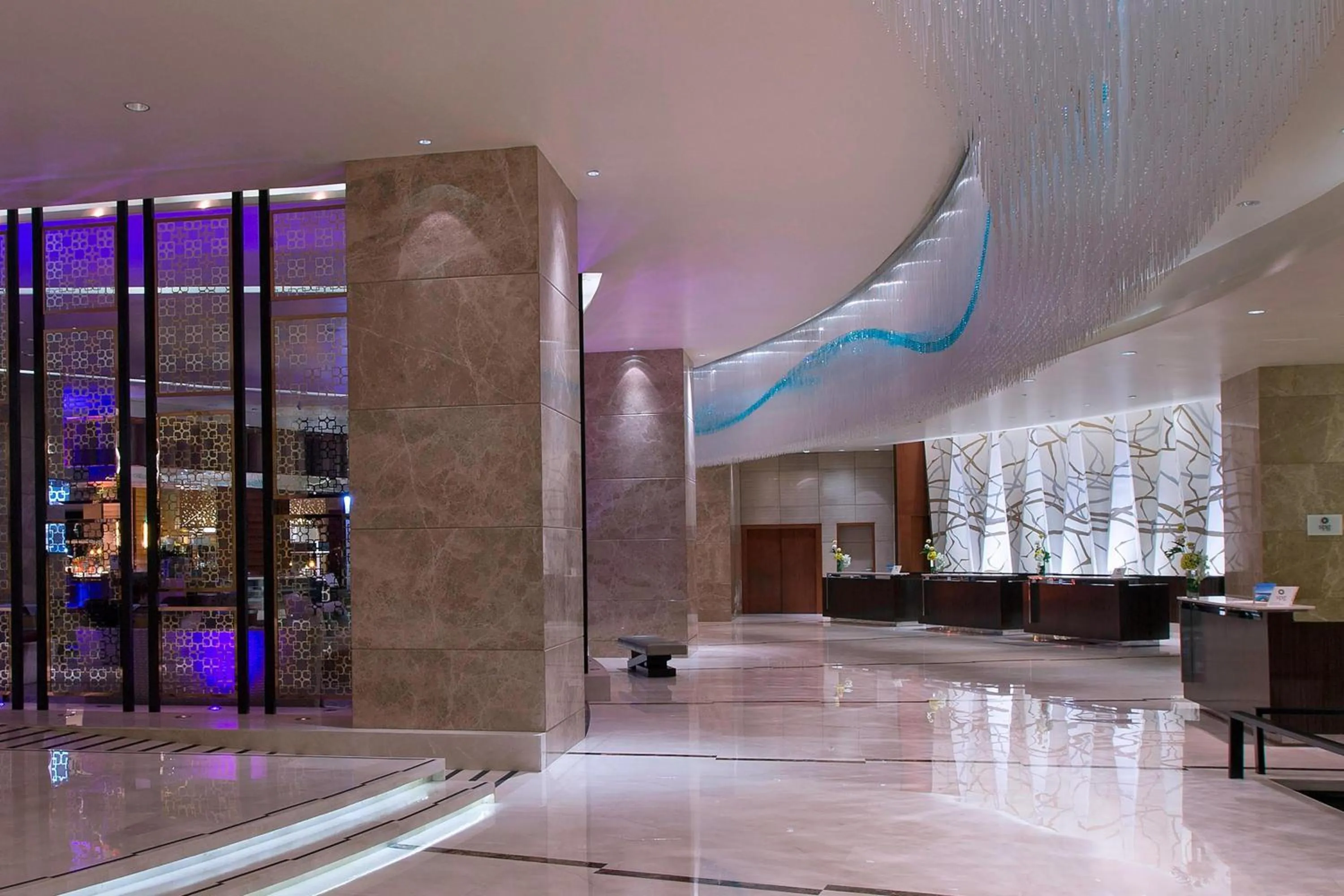 Lobby or reception in Sheraton Grand Bangalore Hotel at Brigade Gateway