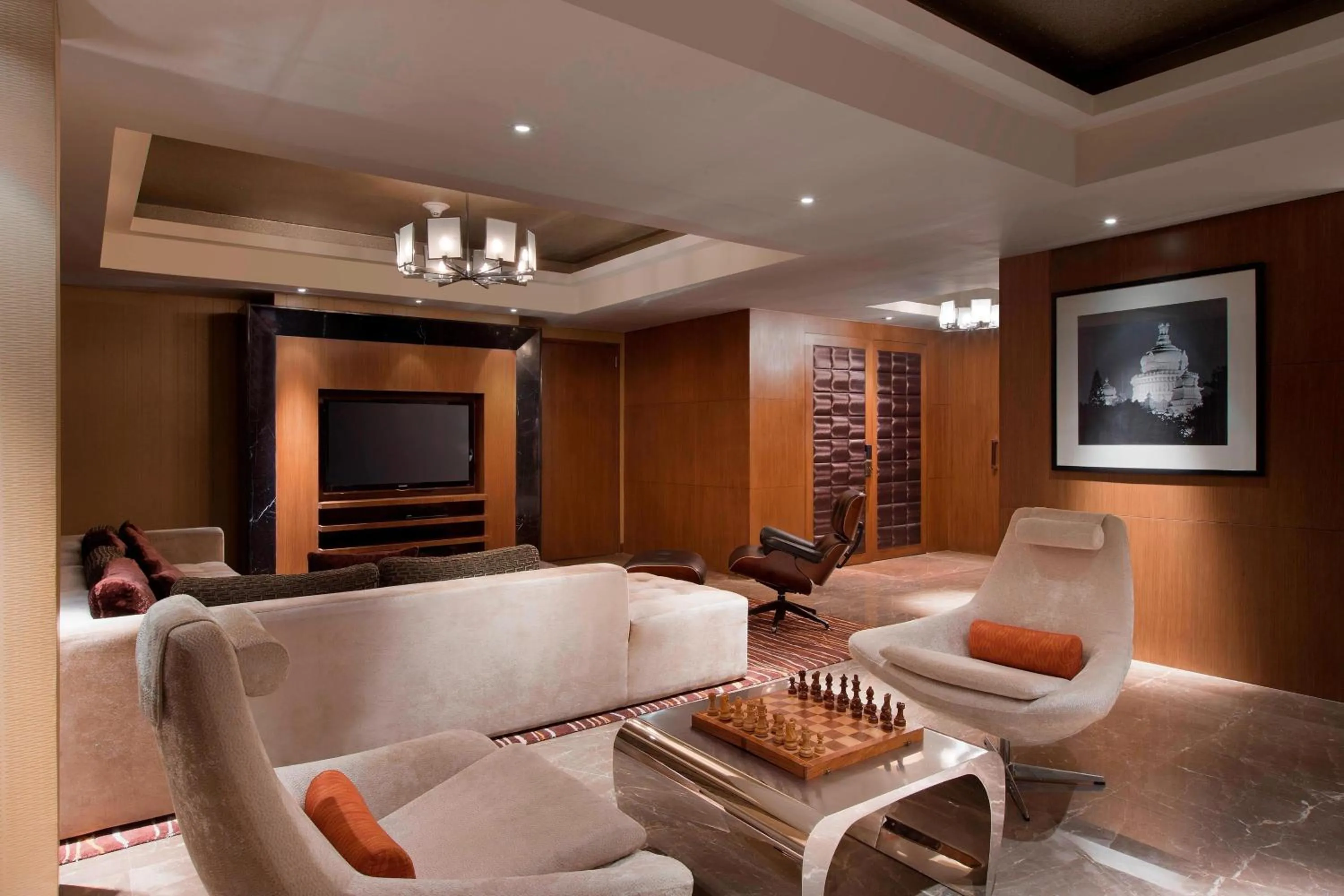 Living room in Sheraton Grand Bangalore Hotel at Brigade Gateway