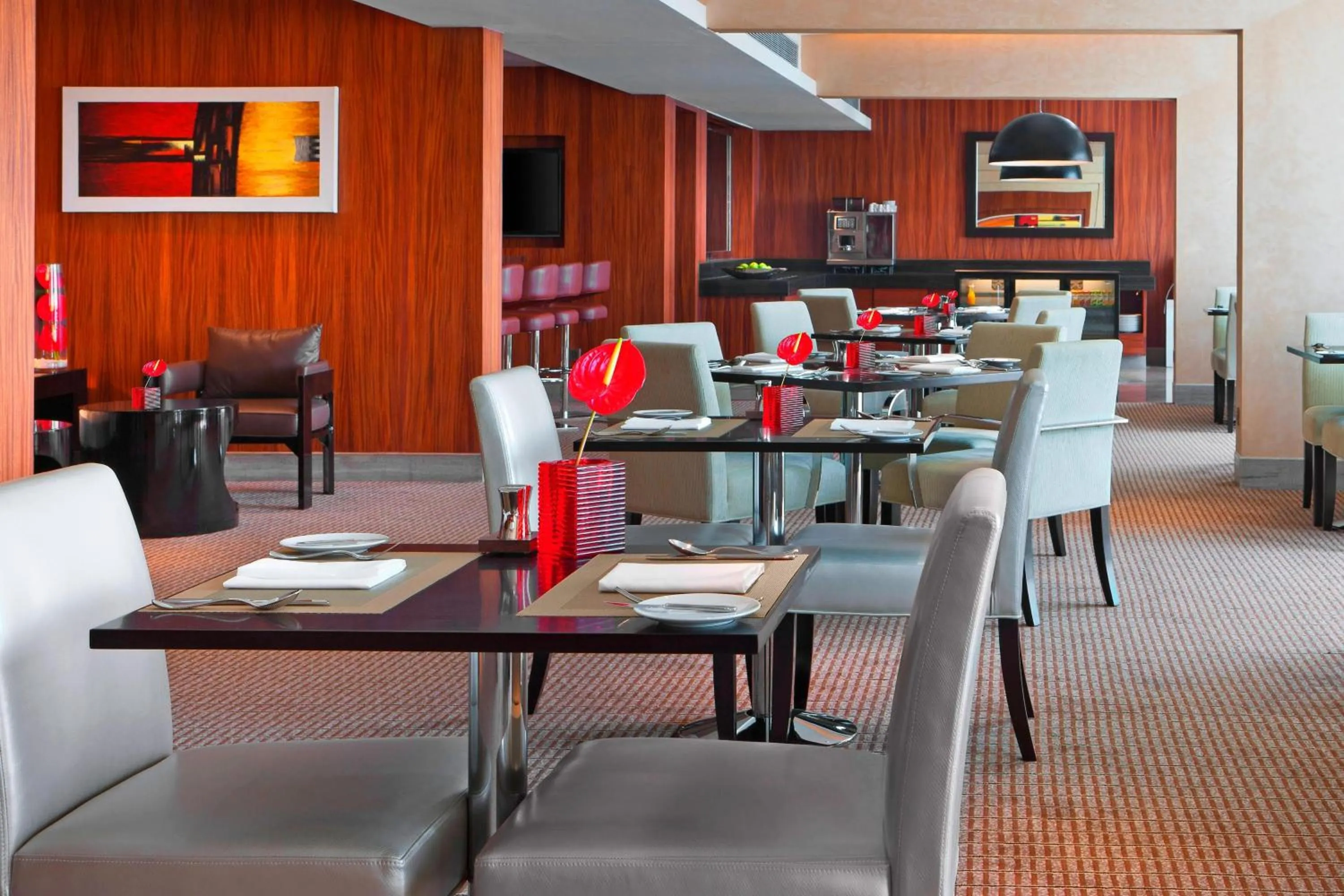 Lounge or bar in Sheraton Grand Bangalore Hotel at Brigade Gateway