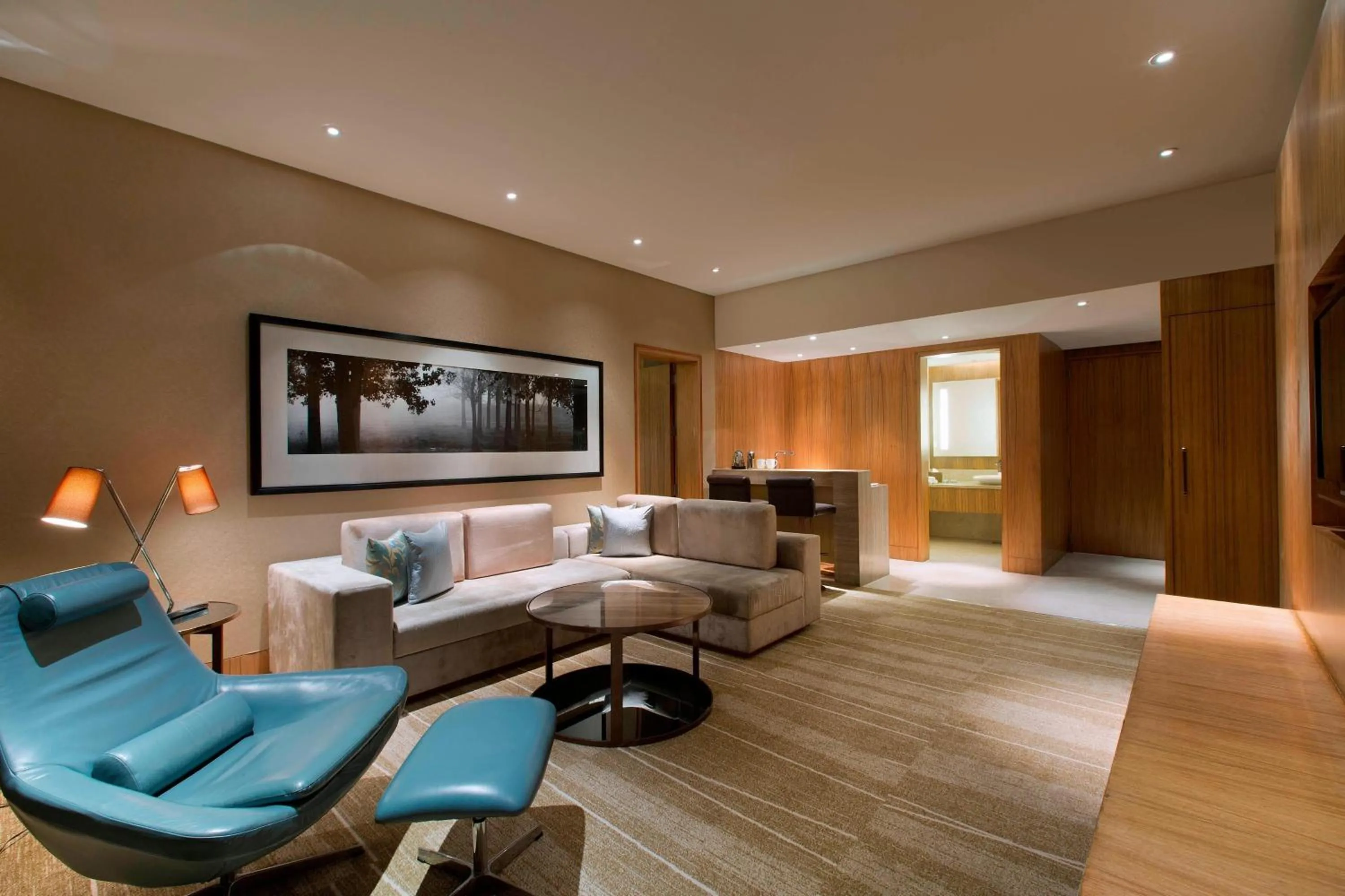 Living room in Sheraton Grand Bangalore Hotel at Brigade Gateway