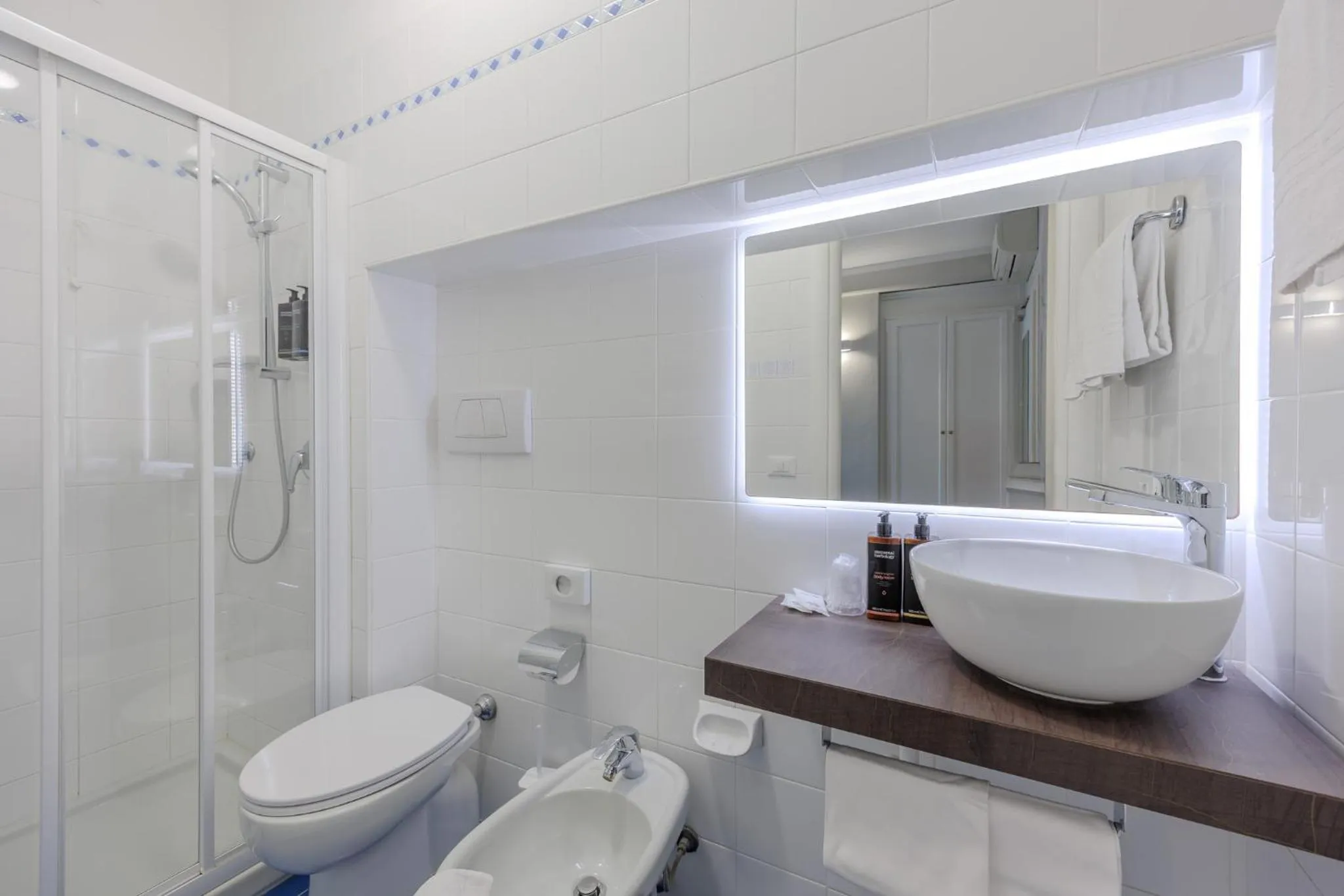 Bathroom in Hotel Degli Oleandri