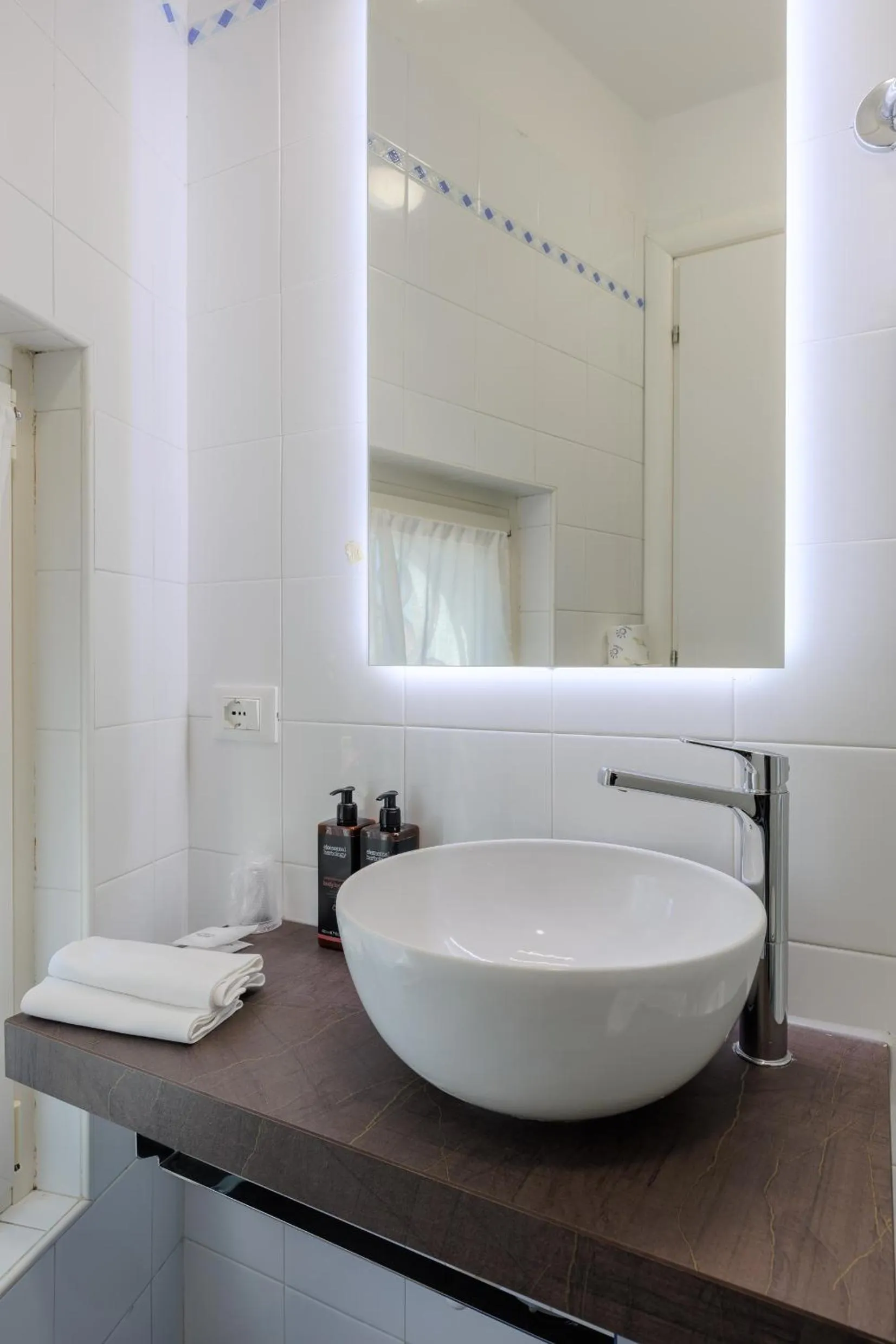 Bathroom in Hotel Degli Oleandri