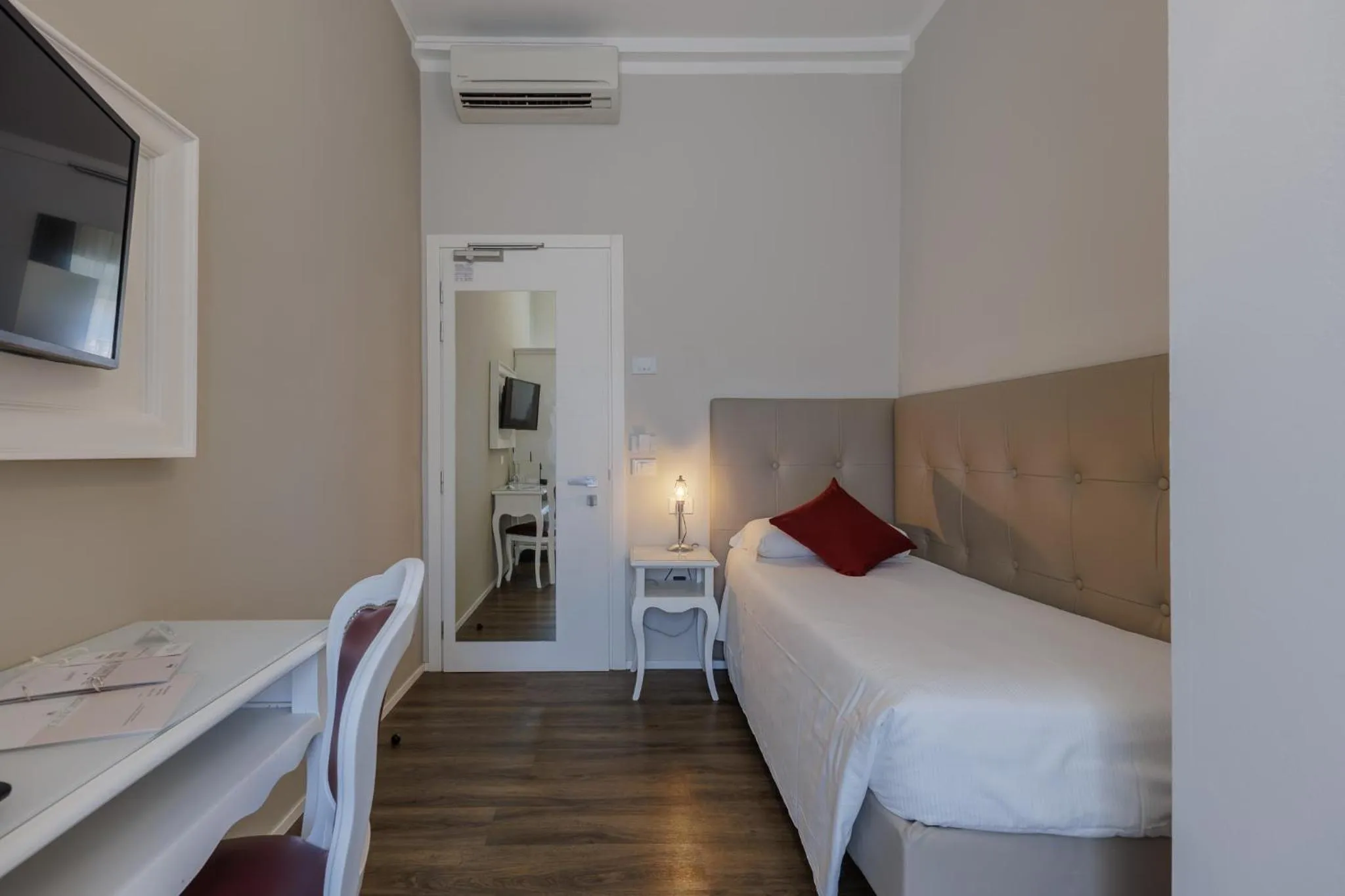 Photo of the whole room, Bed in Hotel Degli Oleandri