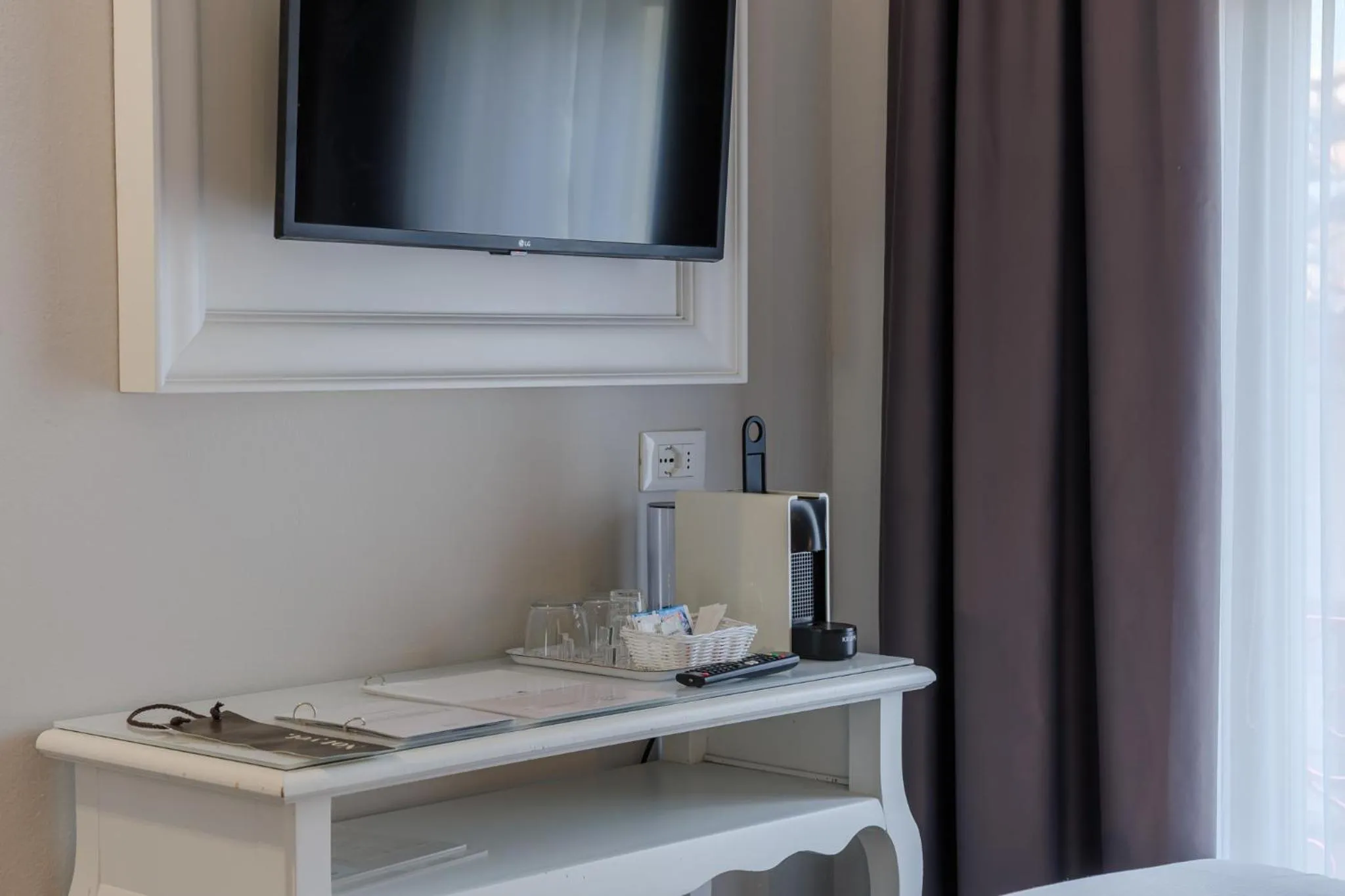 Photo of the whole room in Hotel Degli Oleandri