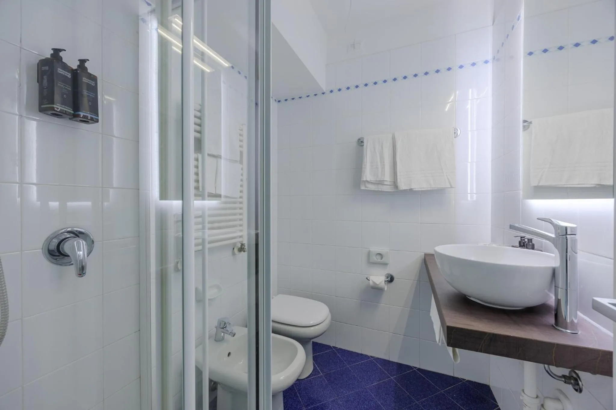 Bathroom in Hotel Degli Oleandri