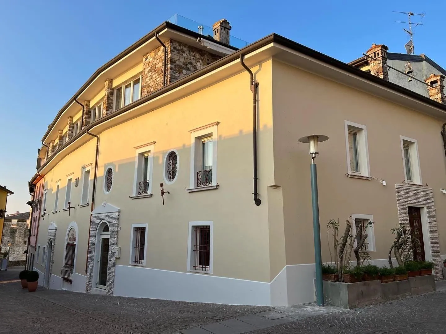Property building in Hotel Degli Oleandri