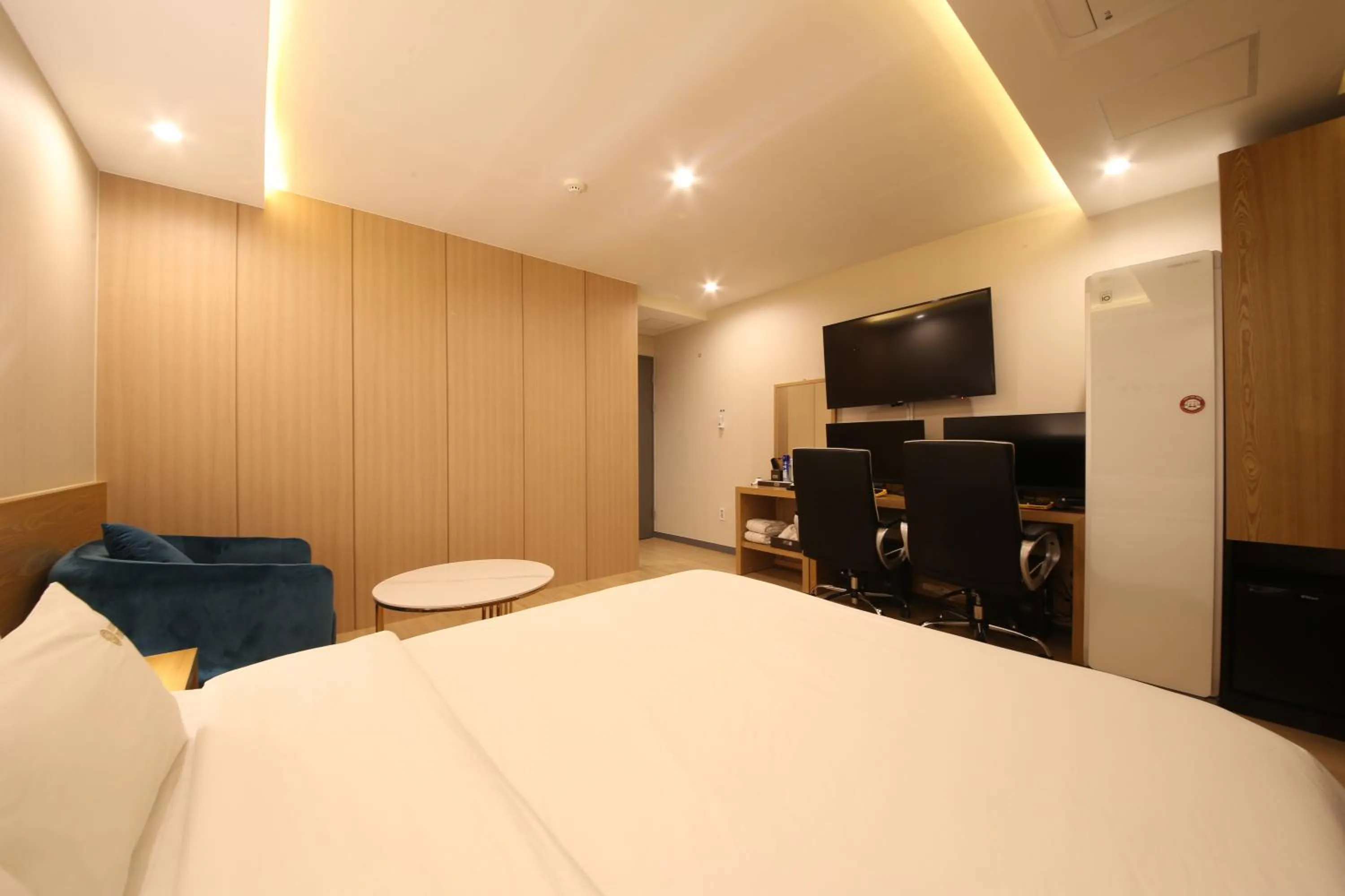 Photo of the whole room, Bed in Hotel Prima Busan