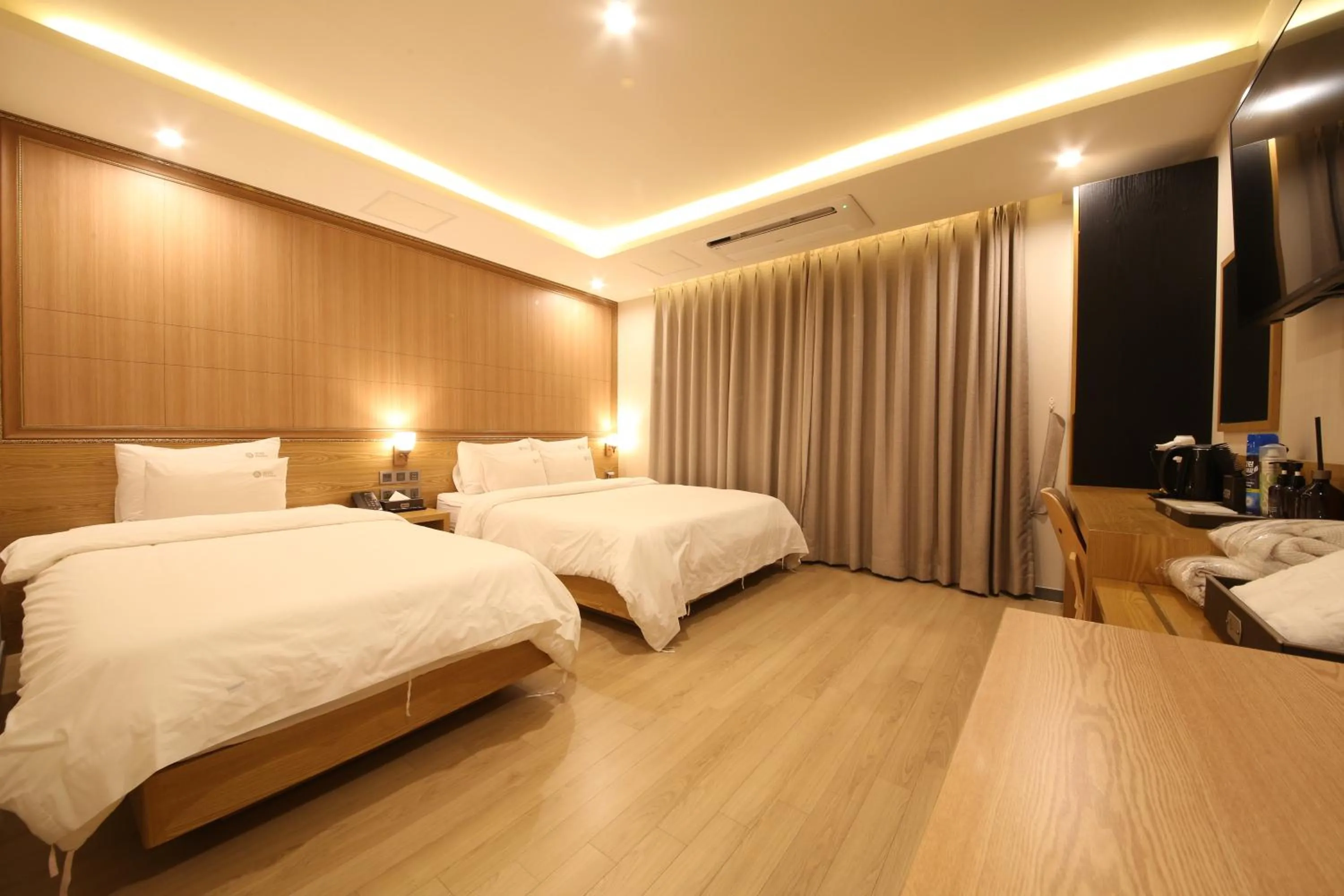 Photo of the whole room, Bed in Hotel Prima Busan