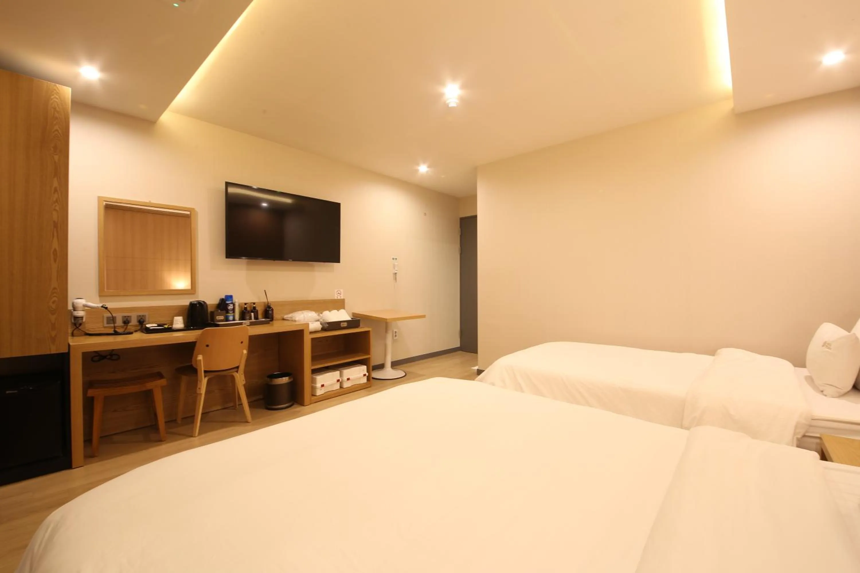 Photo of the whole room, Bed in Hotel Prima Busan