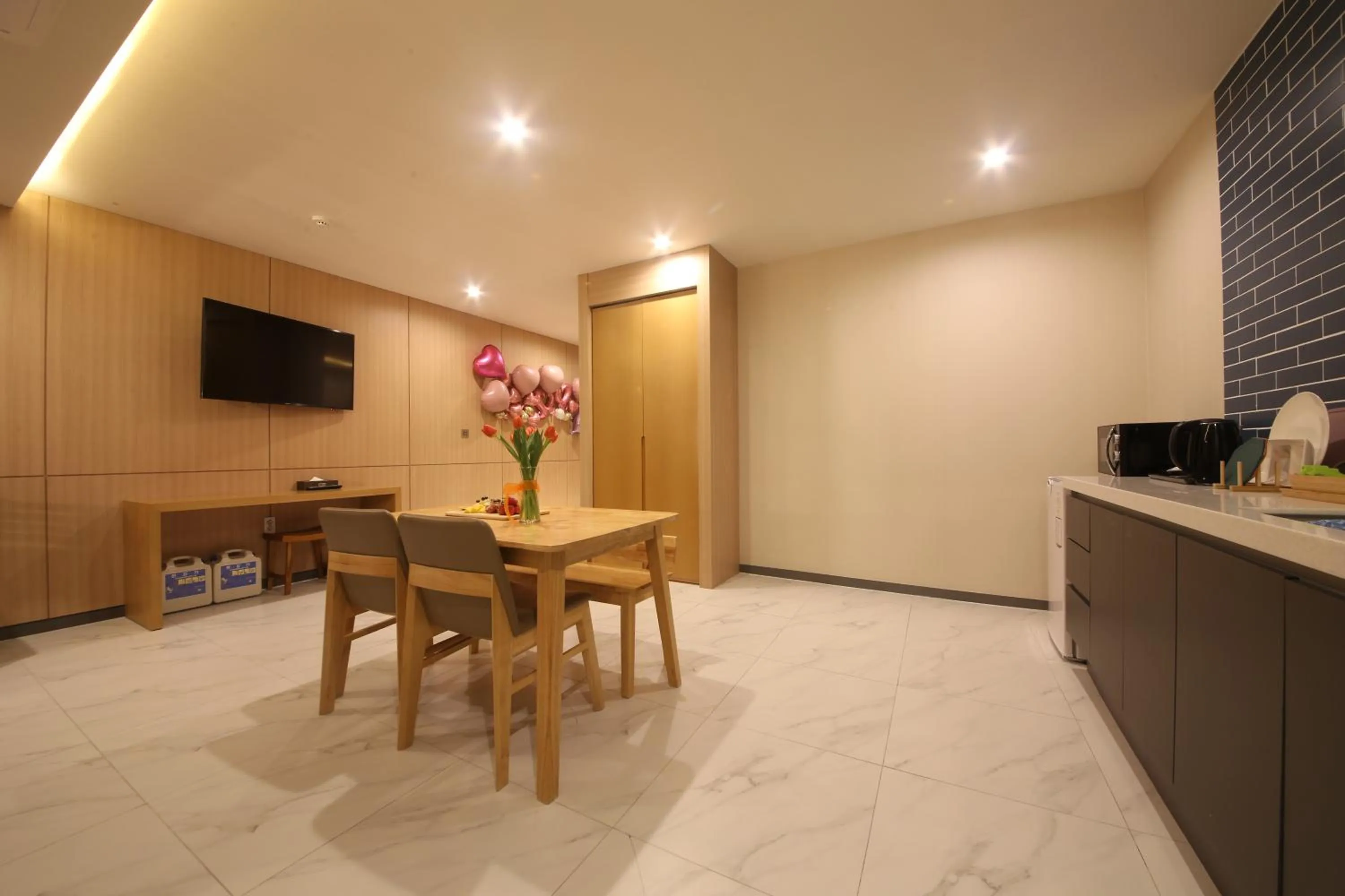 Kitchen or kitchenette in Hotel Prima Busan