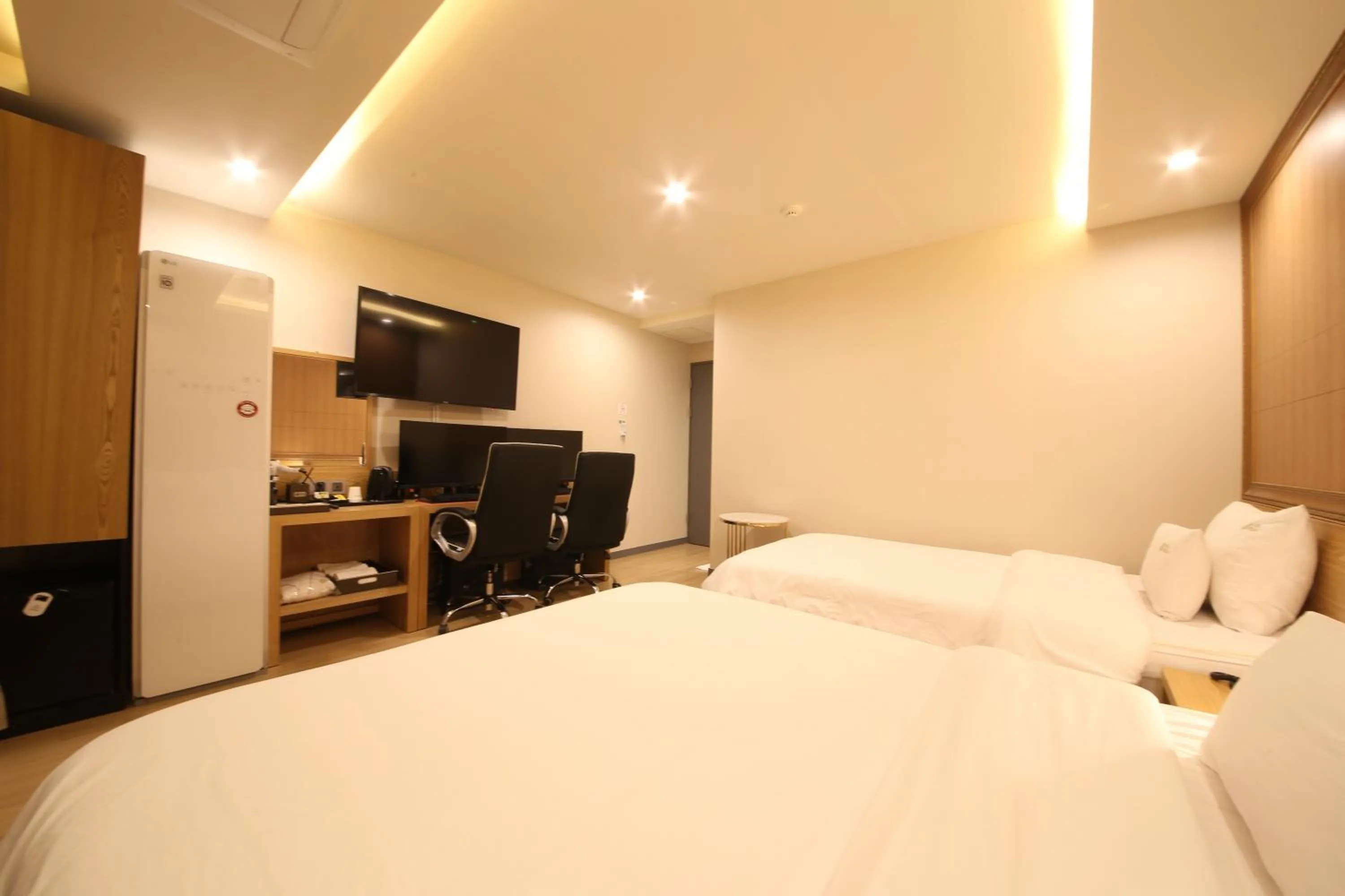 TV and multimedia, Bed in Hotel Prima Busan