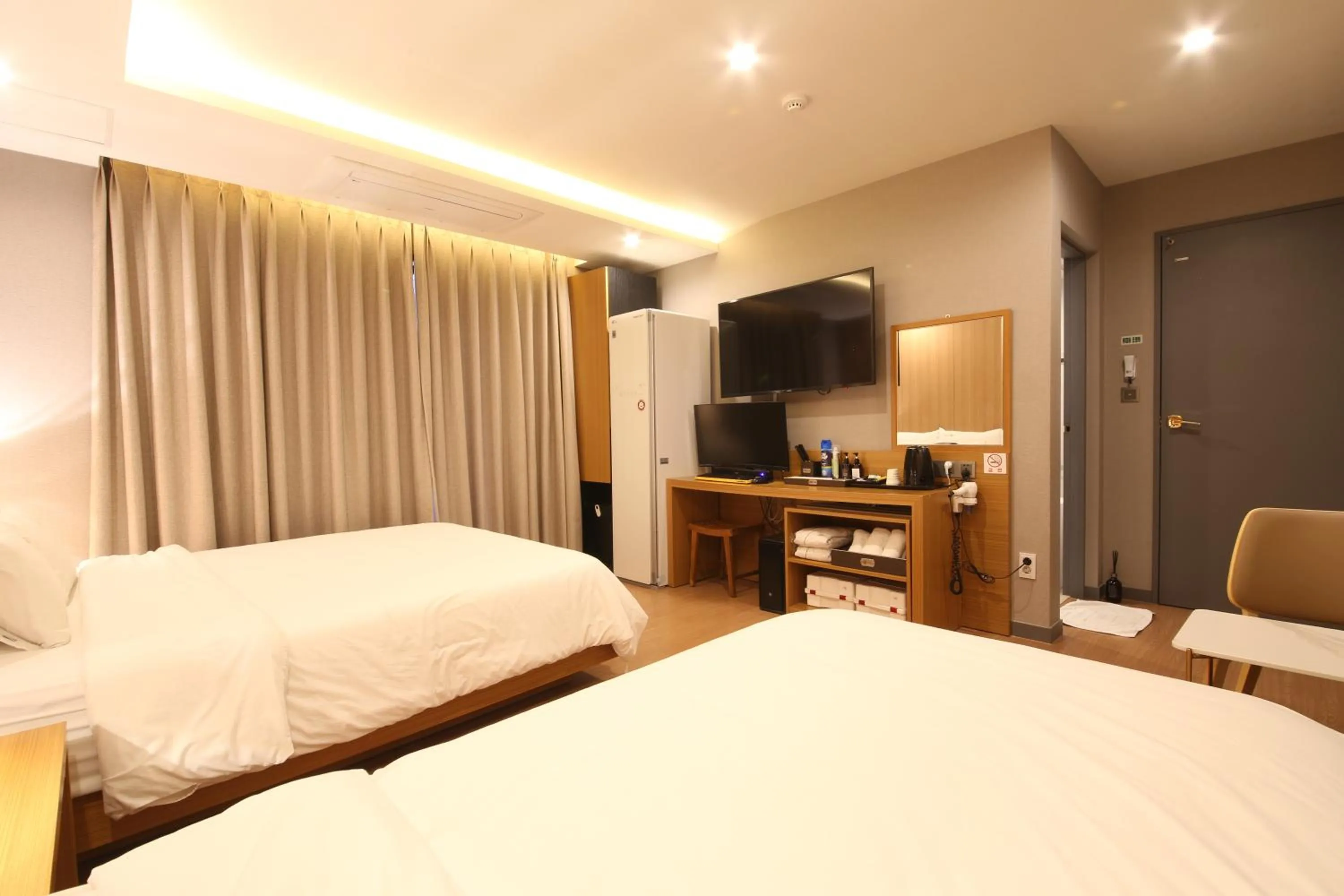 Photo of the whole room, Bed in Hotel Prima Busan