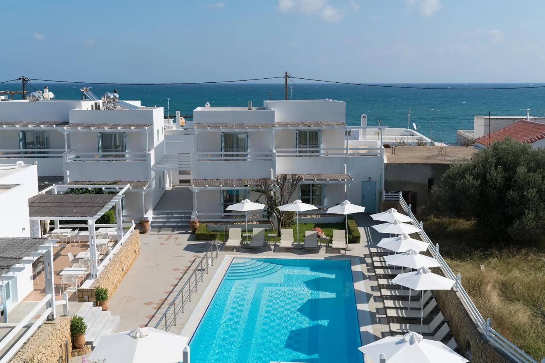 Garden view in Perigiali