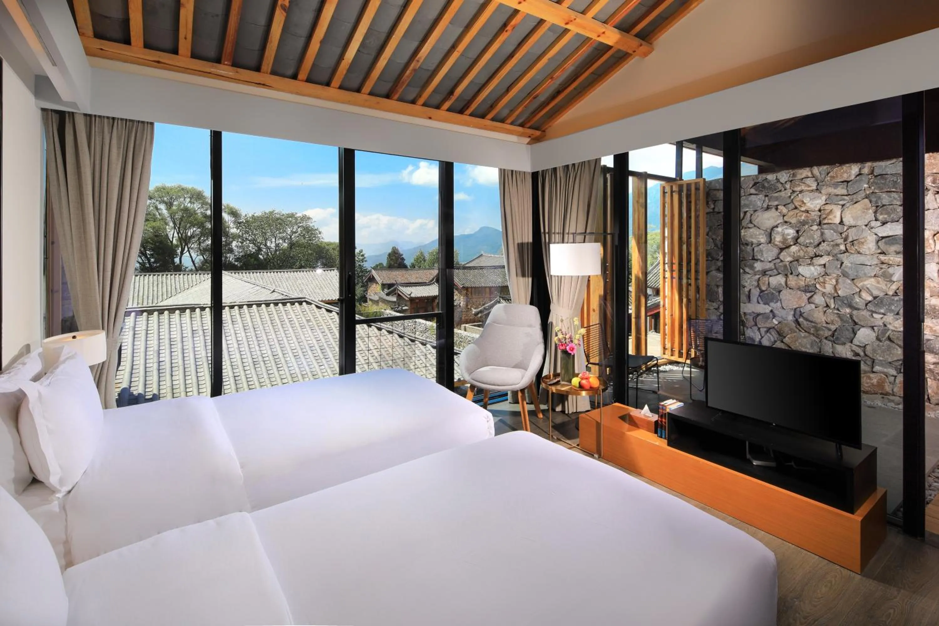 Day, Bed in The Rock Hotel