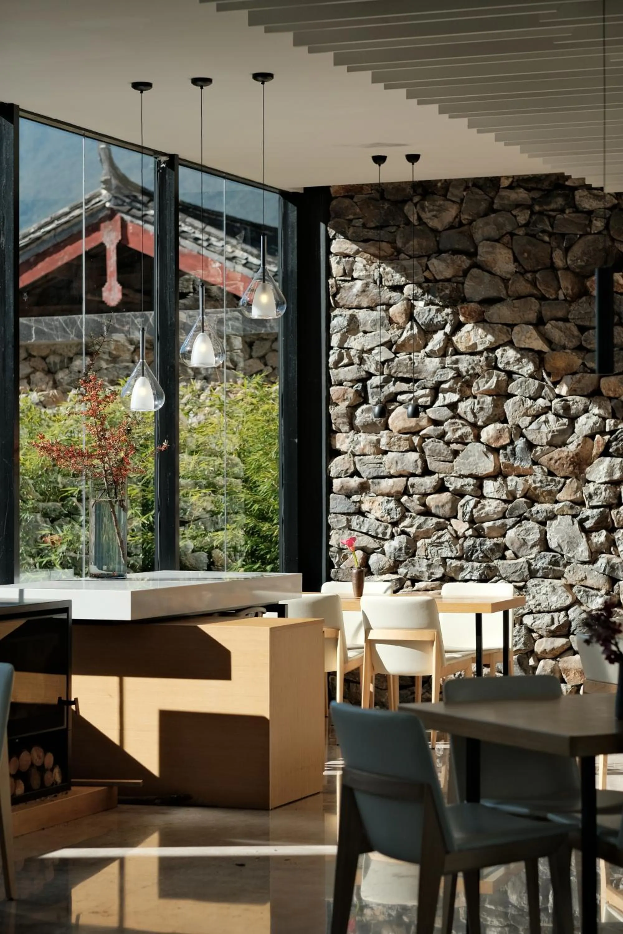 Restaurant/places to eat in The Rock Hotel