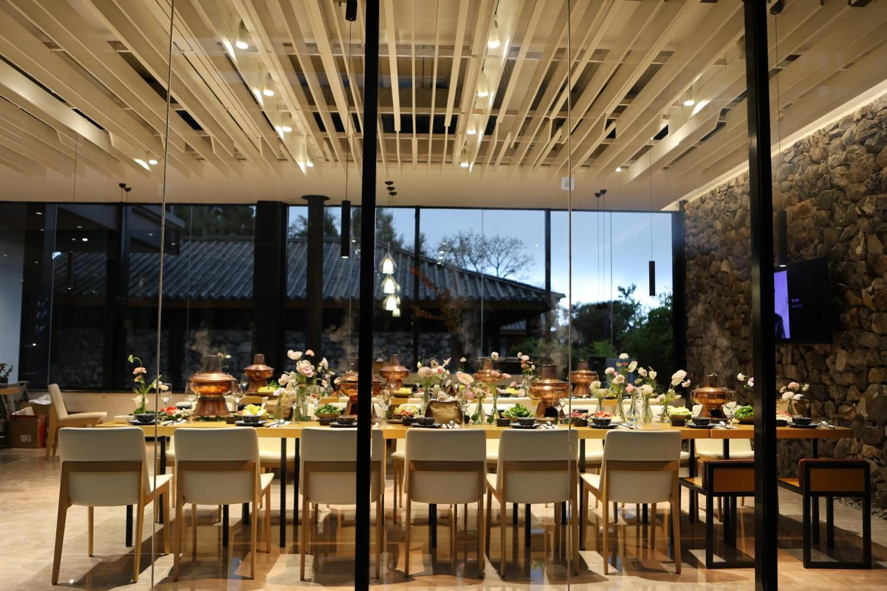 wedding in The Rock Hotel