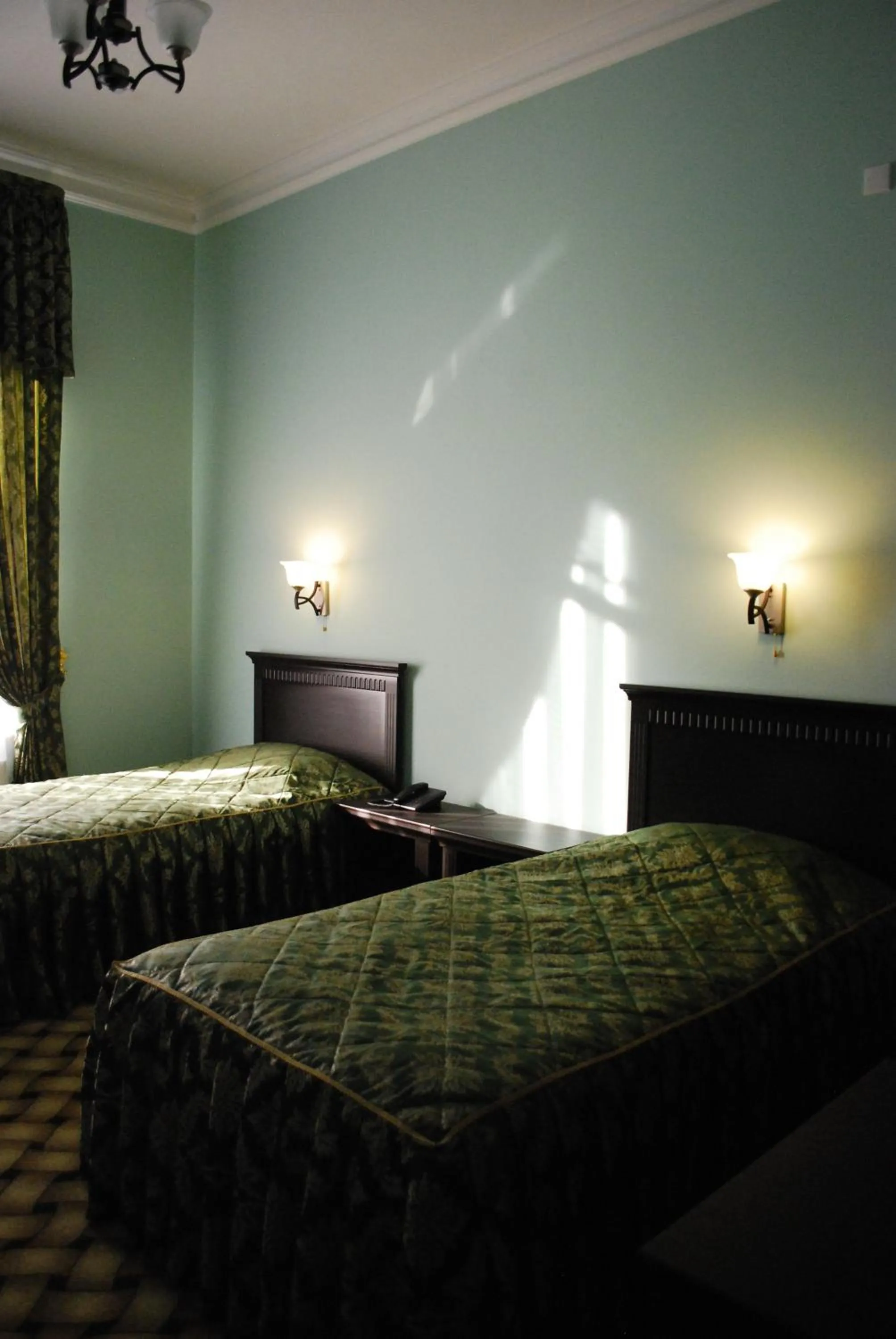 Photo of the whole room, Bed in Jahon Palace