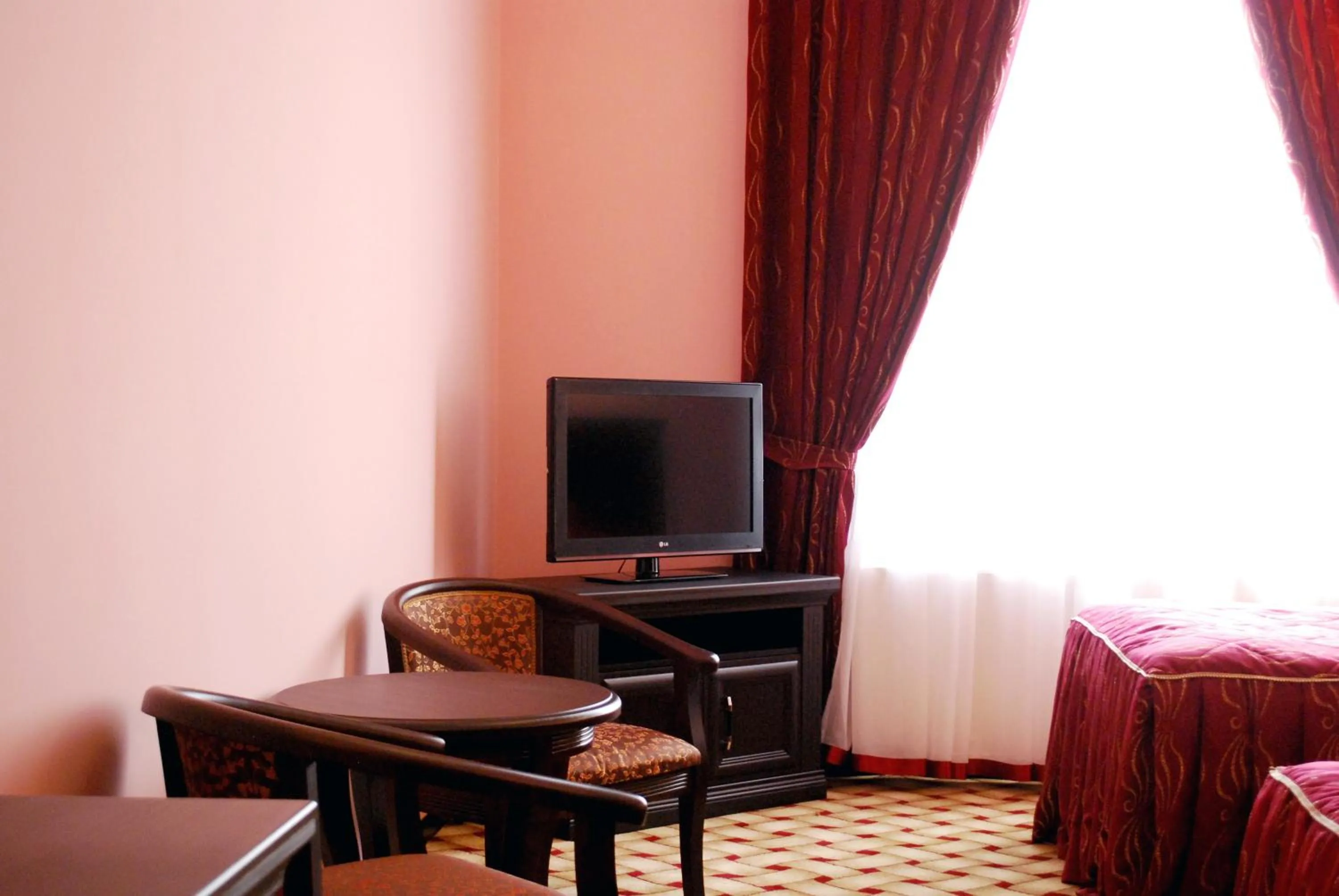 Decorative detail, Bed in Jahon Palace