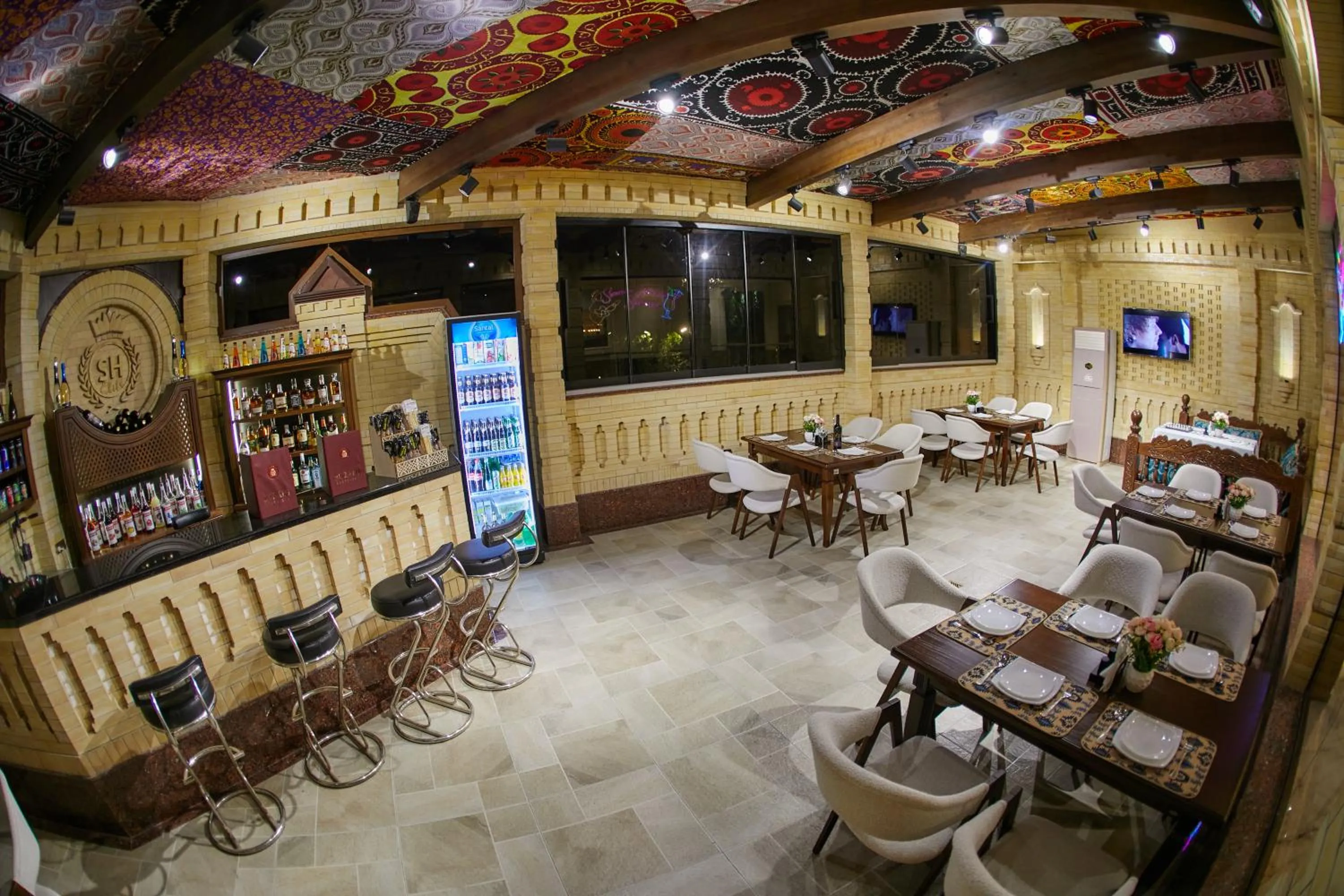 Restaurant/places to eat in Shaxzoda Elite Hotel